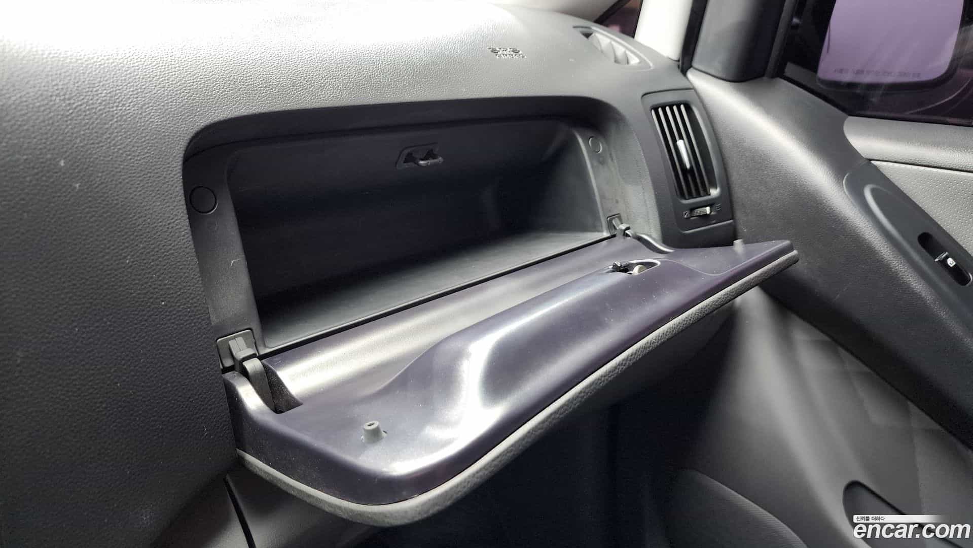 Starex Hyundai 2018.9-OPTION-020