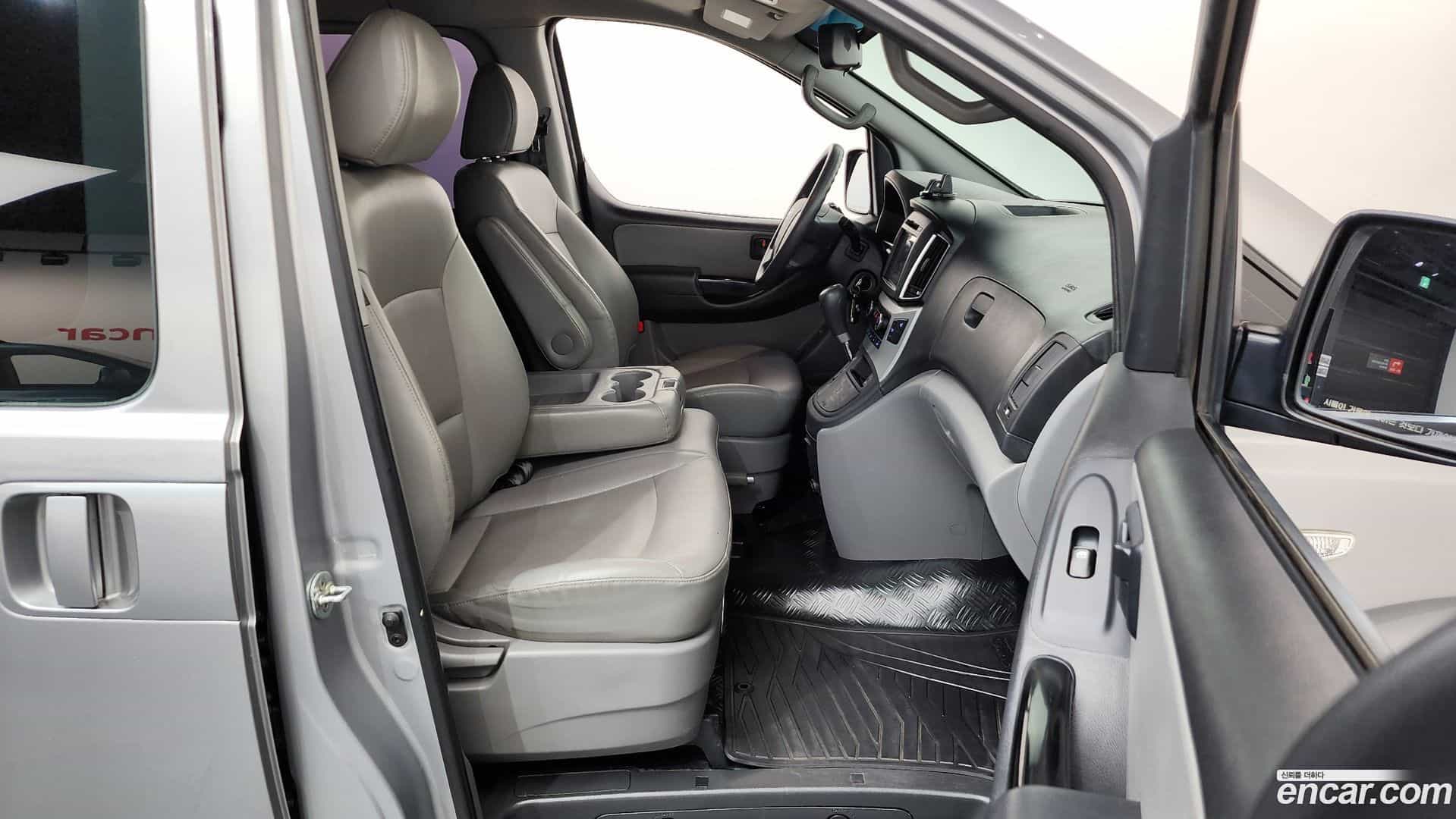 Starex Hyundai 2018.9-INNER-036