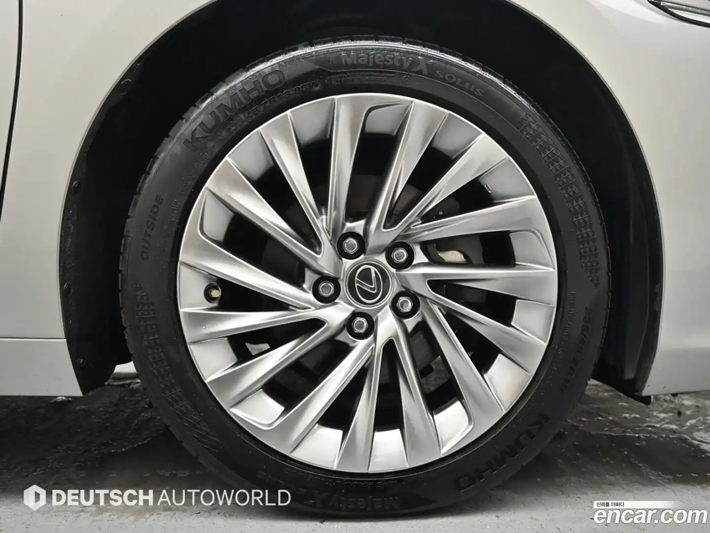 ES Lexus 2021.11-OUTER-005