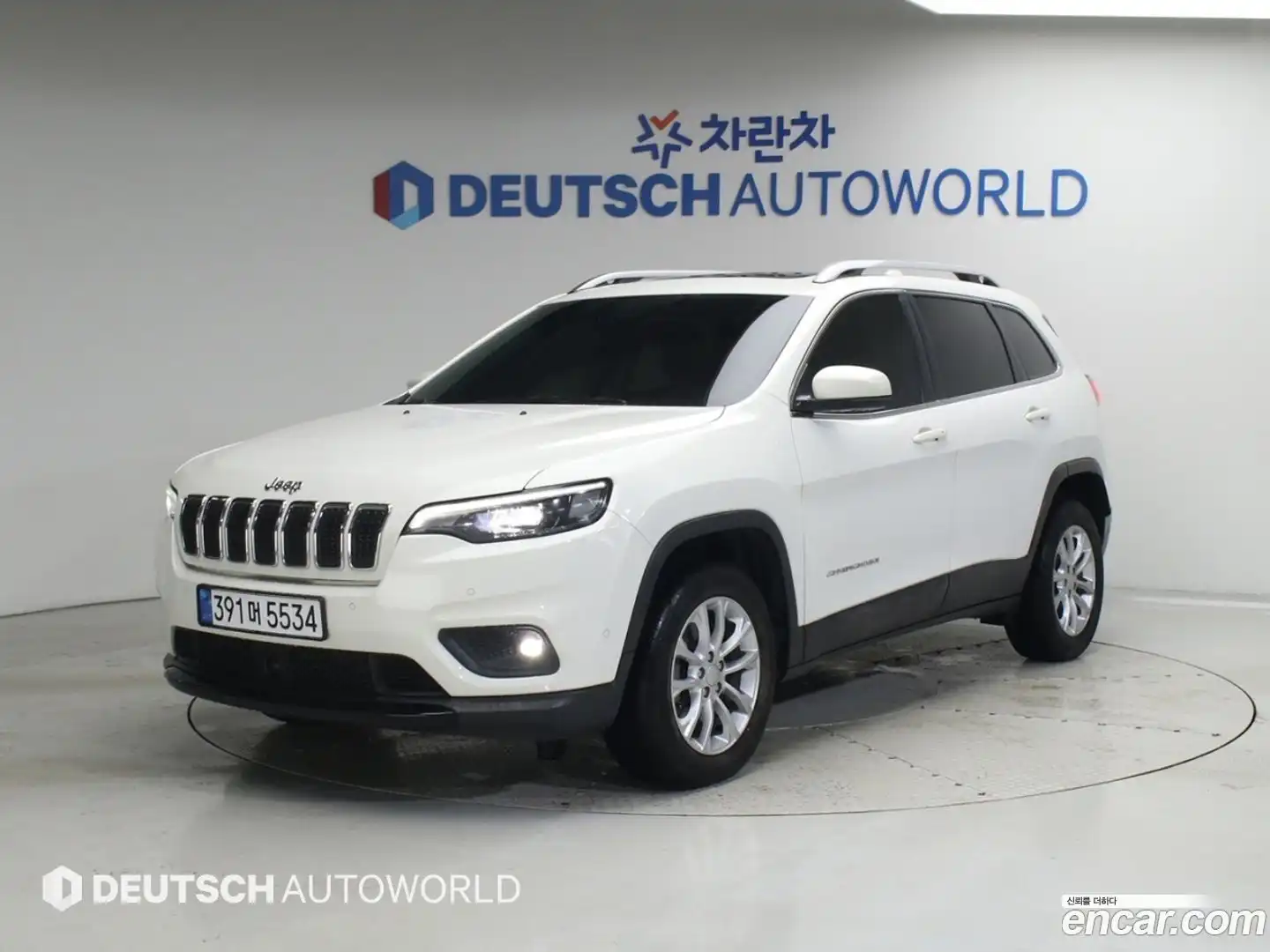 Cherokee Jeep 2018.5-OUTER-001