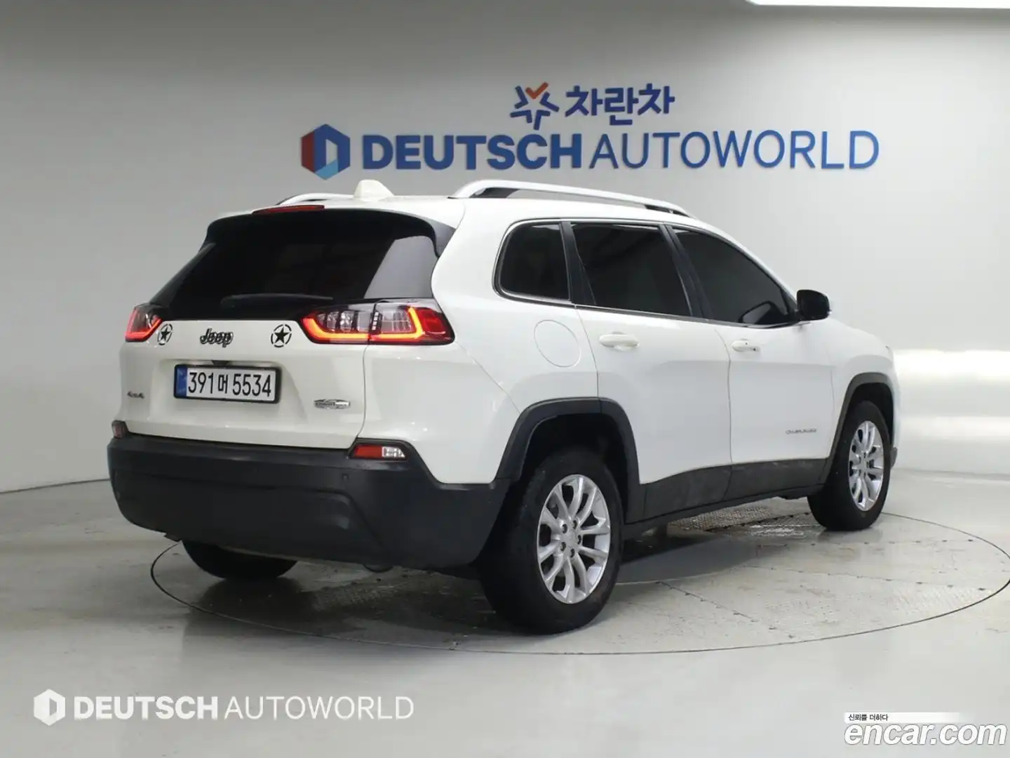 Cherokee Jeep 2018.5-OUTER-002