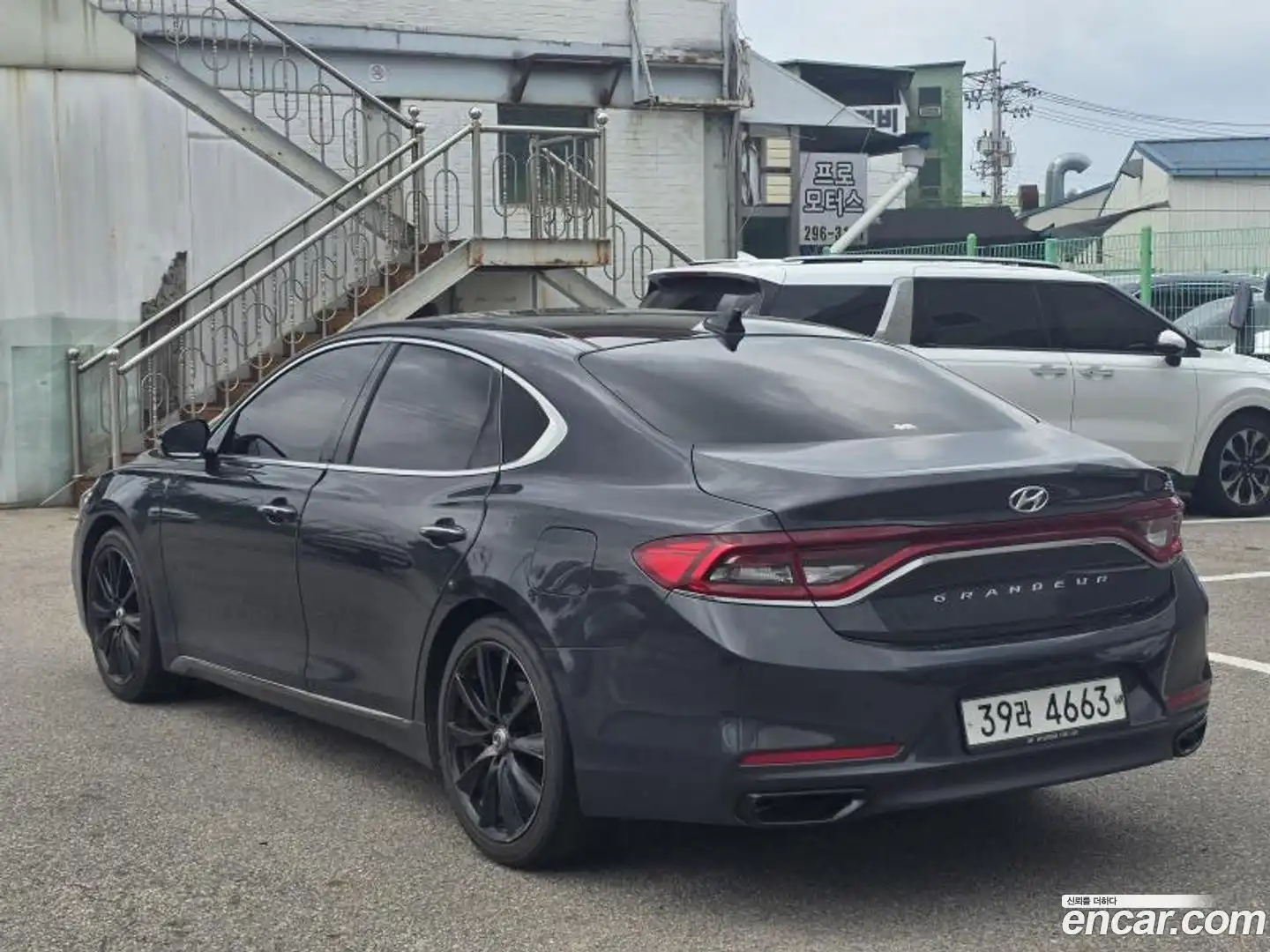 Grandeur Hyundai 2018.11-OUTER-004