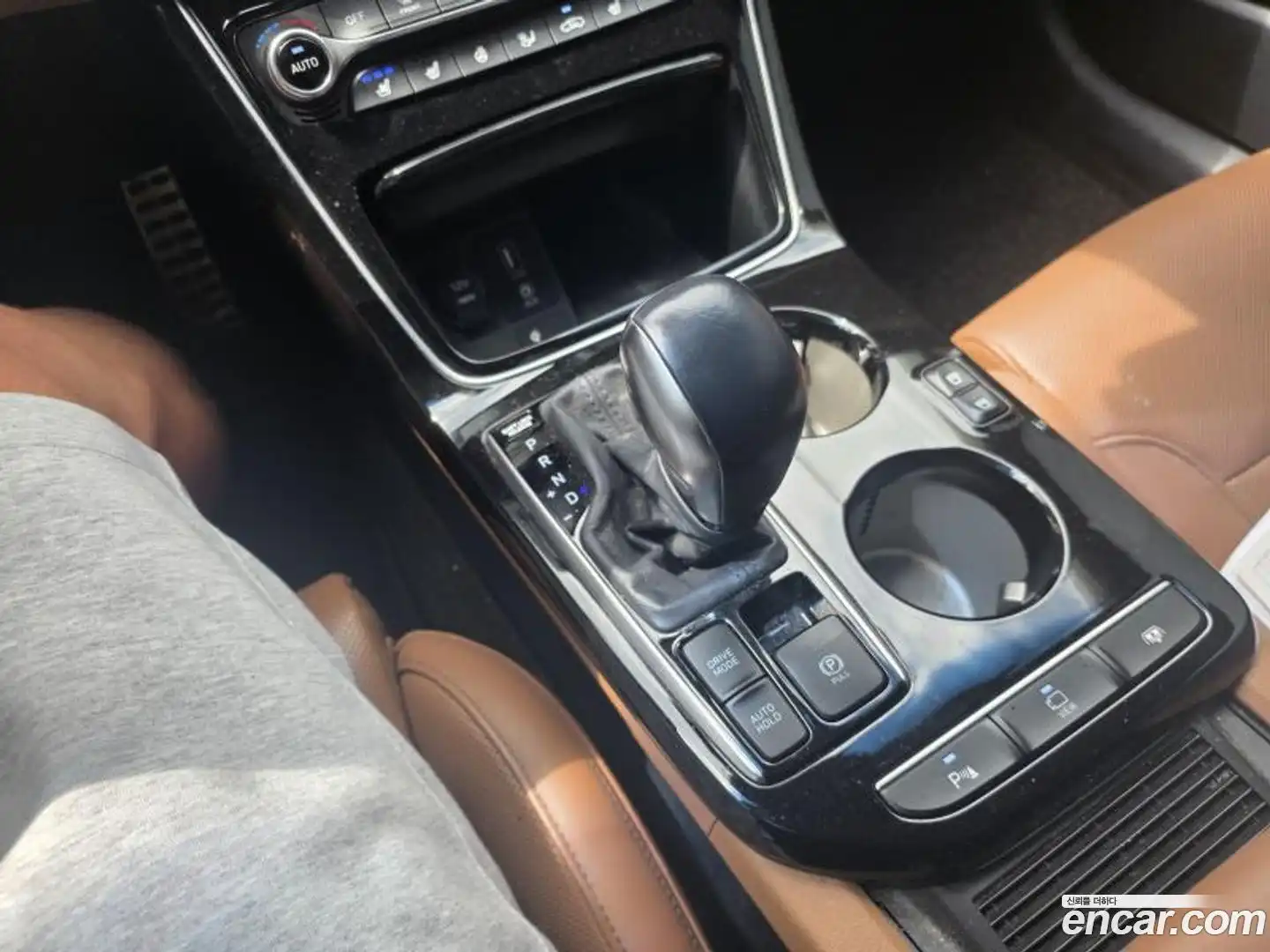Grandeur Hyundai 2018.11-INNER-010