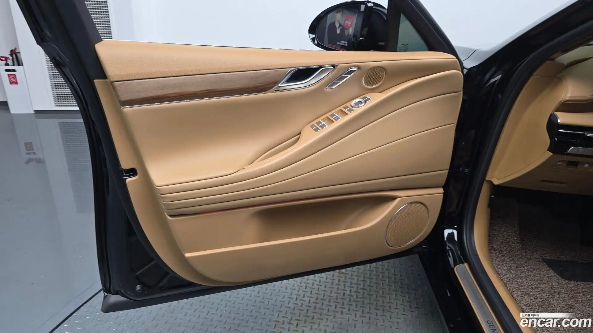 G80 Genesis 2024.10-INNER-034