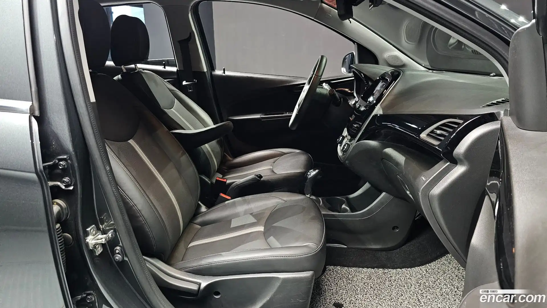 Spark Chevrolet 2022.4-INNER-036