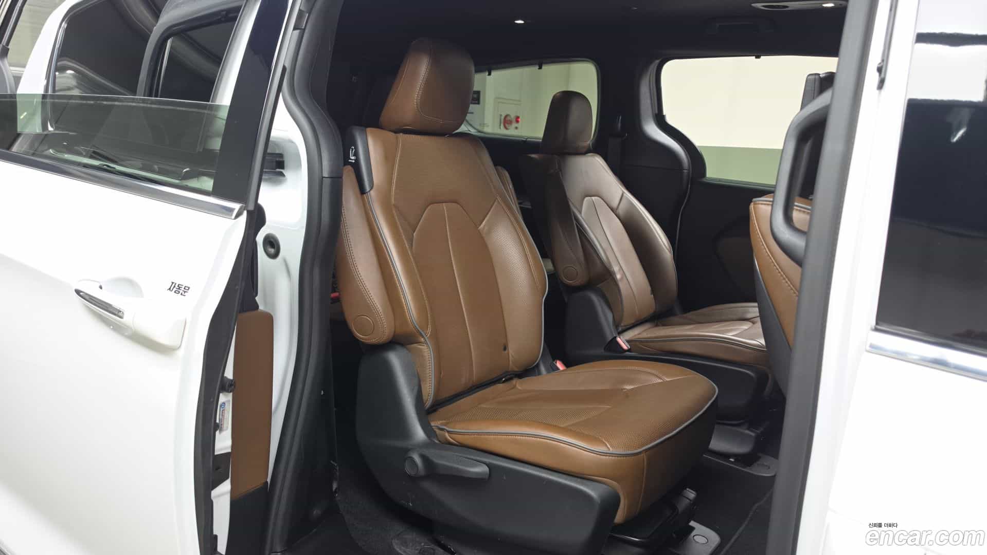 Pacifica Chrysler 2020.11-OPTION-015