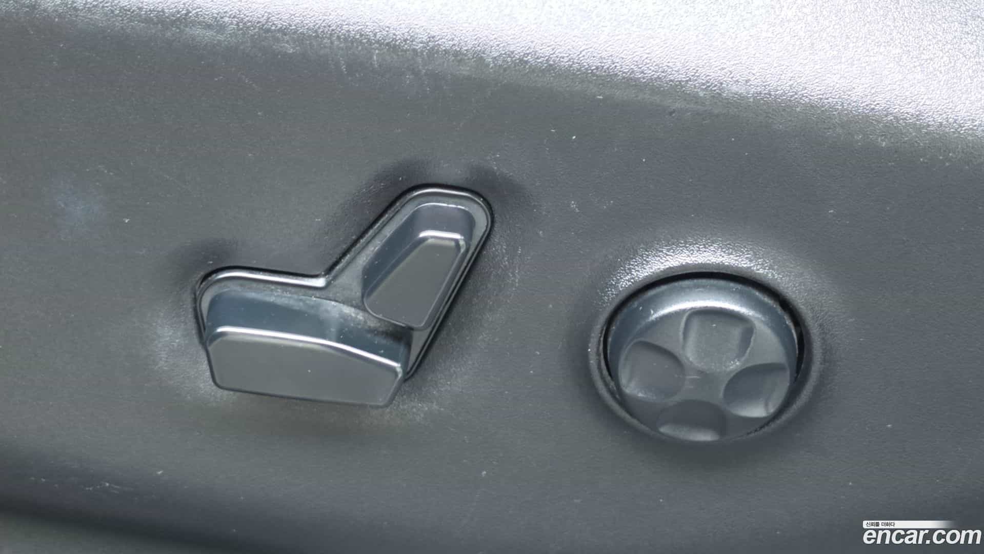 Pacifica Chrysler 2020.11-OPTION-044