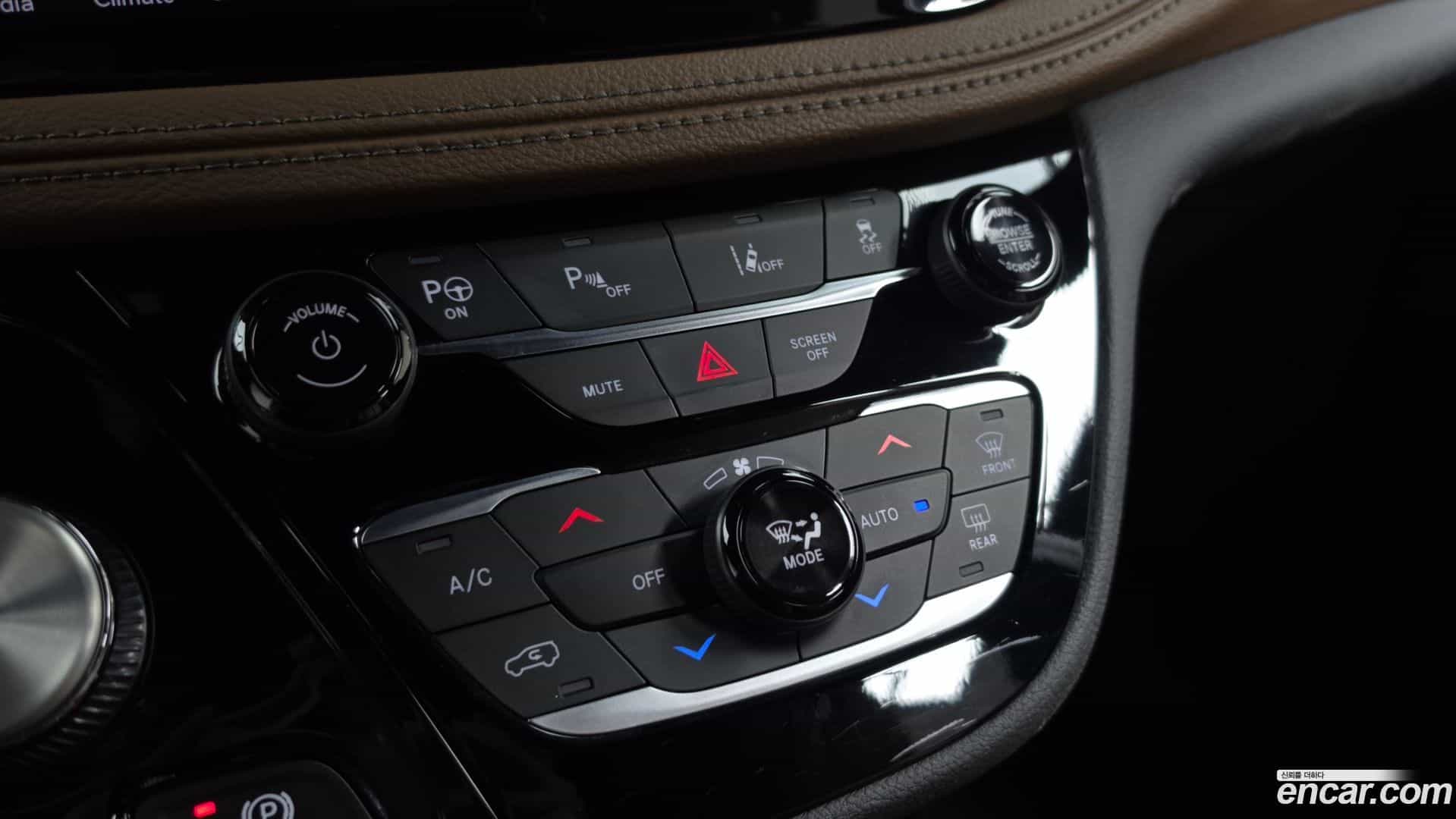 Pacifica Chrysler 2020.11-OPTION-045