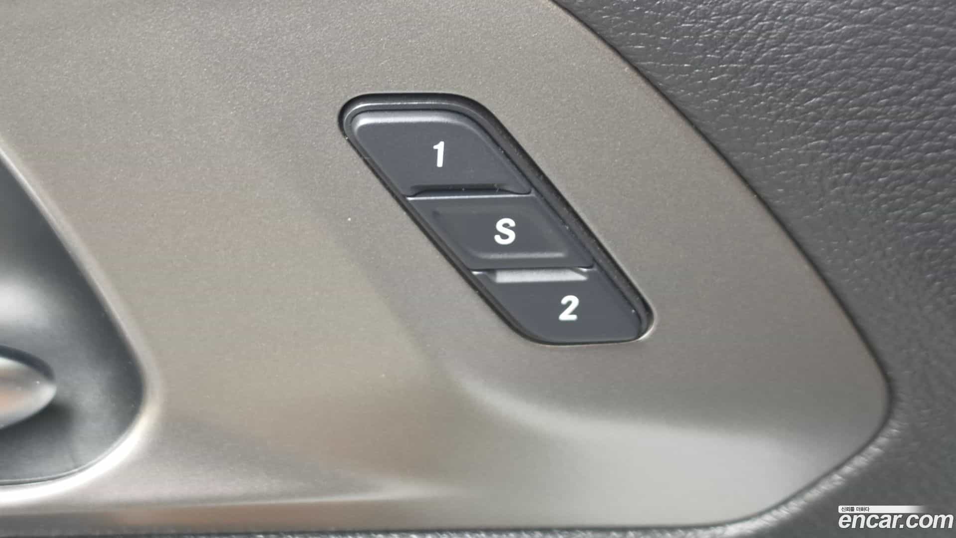 Pacifica Chrysler 2020.11-OPTION-046