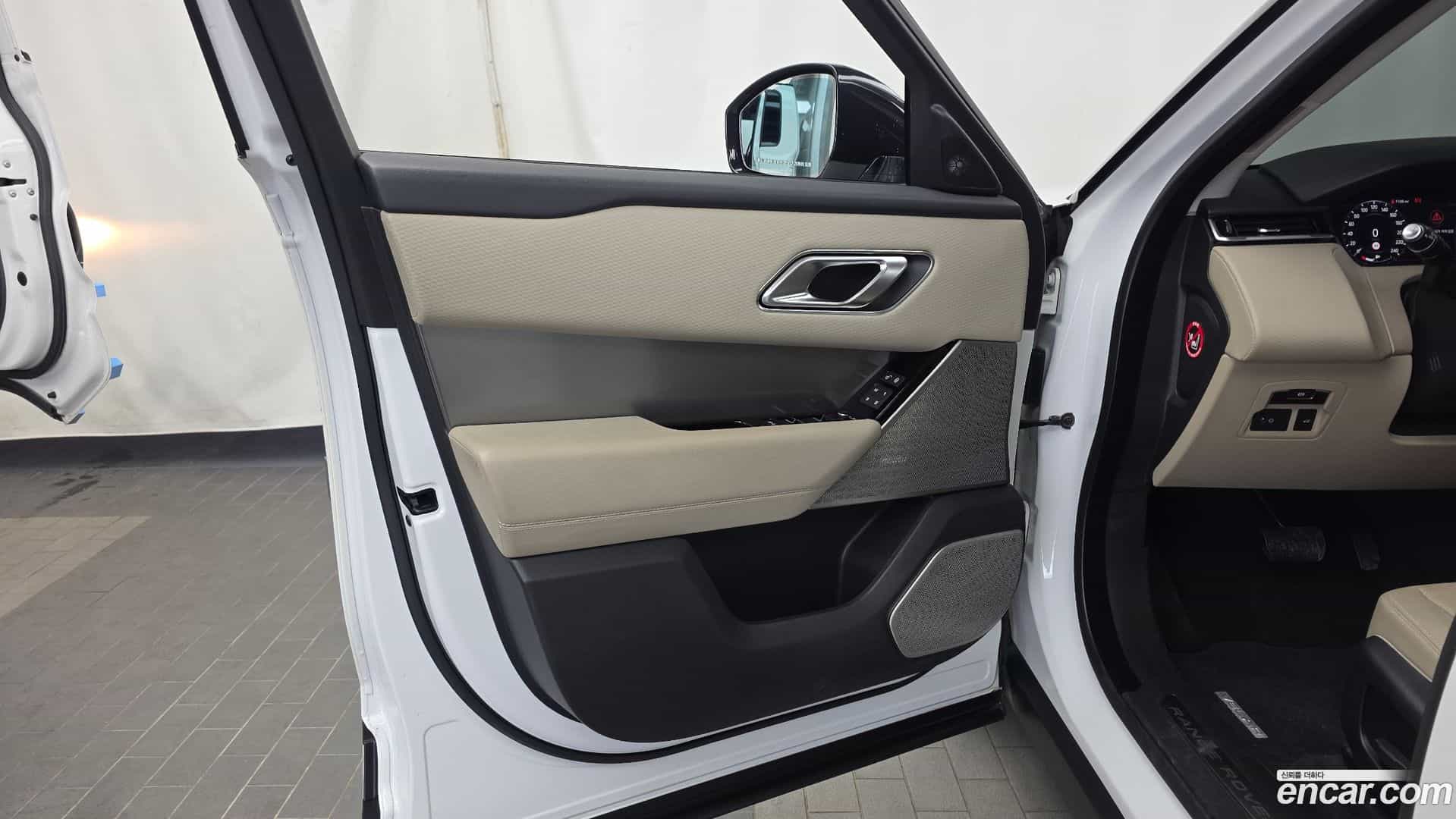 Range Rover Velar Land Rover 2019.11-INNER-034