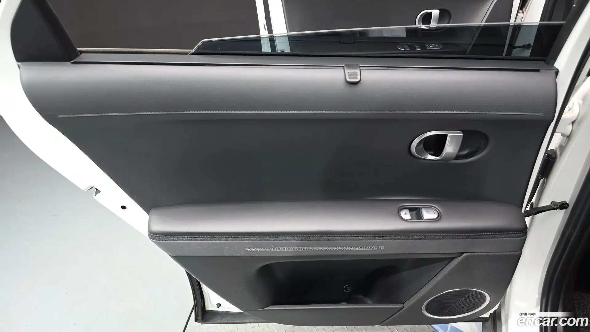 Ioniq5 Hyundai 2022.2-INNER-035