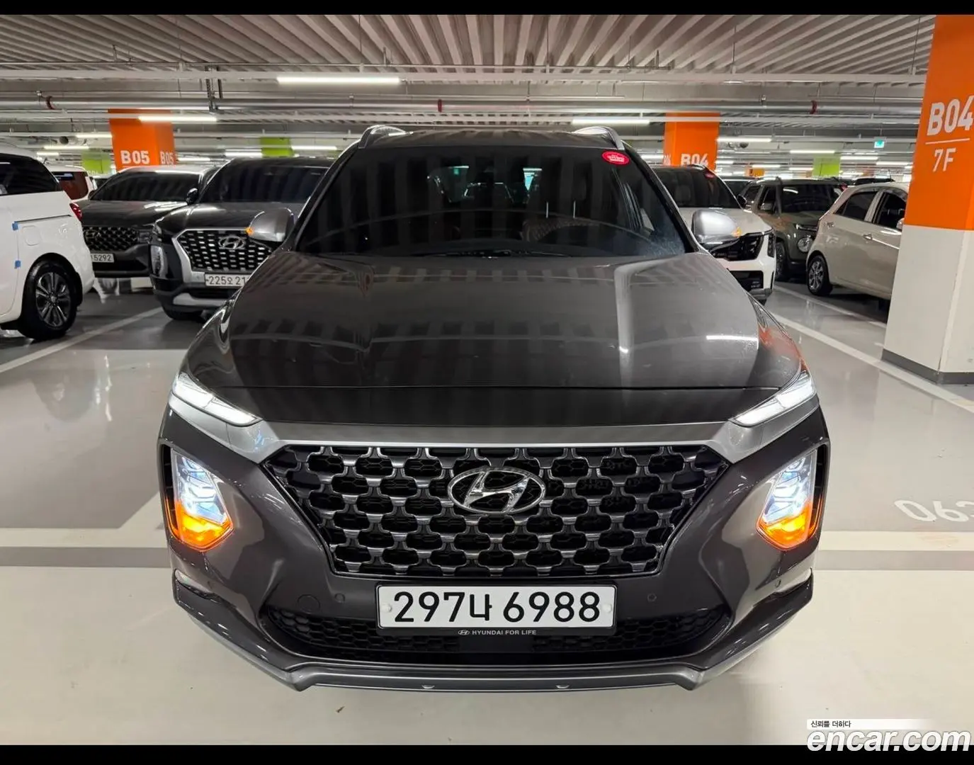 Main__Slider__Photo:Santafe Hyundai 2020.1-0