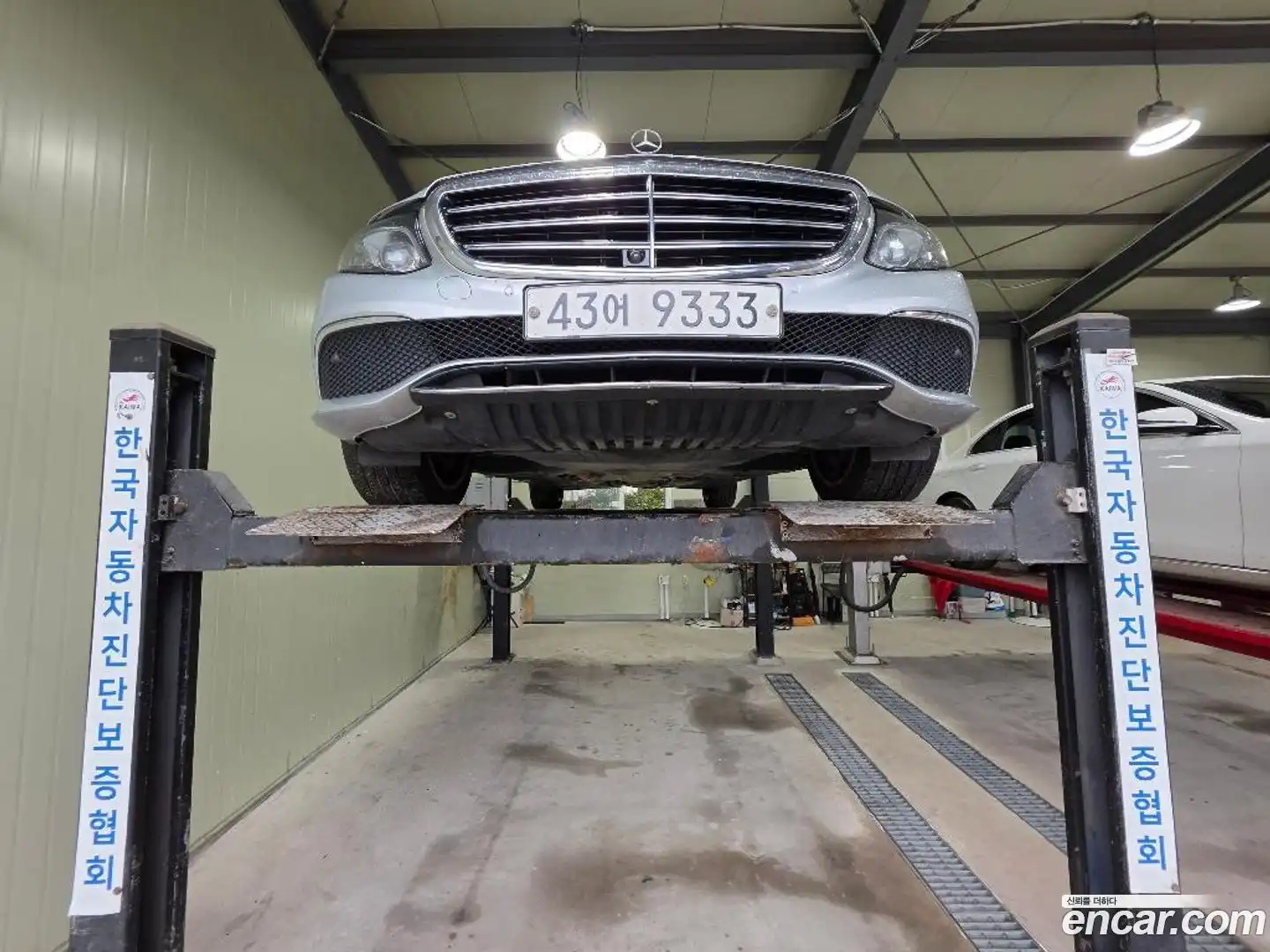 E-Class Mercedes-Benz 2017.0-OUTER-001