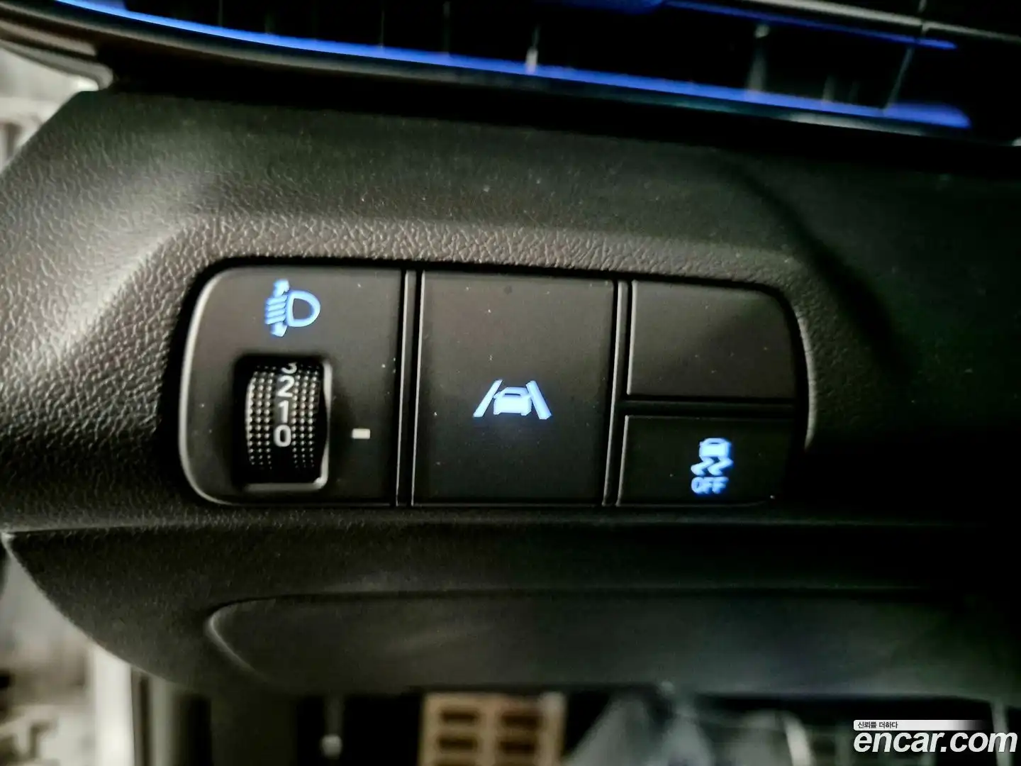 AVANTE Hyundai 2021.11-OPTION-019