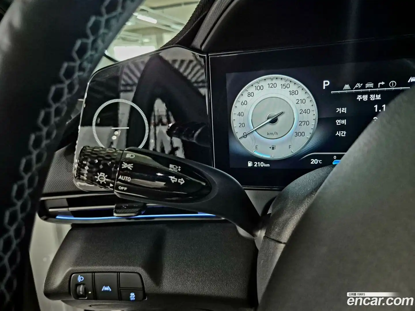 AVANTE Hyundai 2021.11-OPTION-020