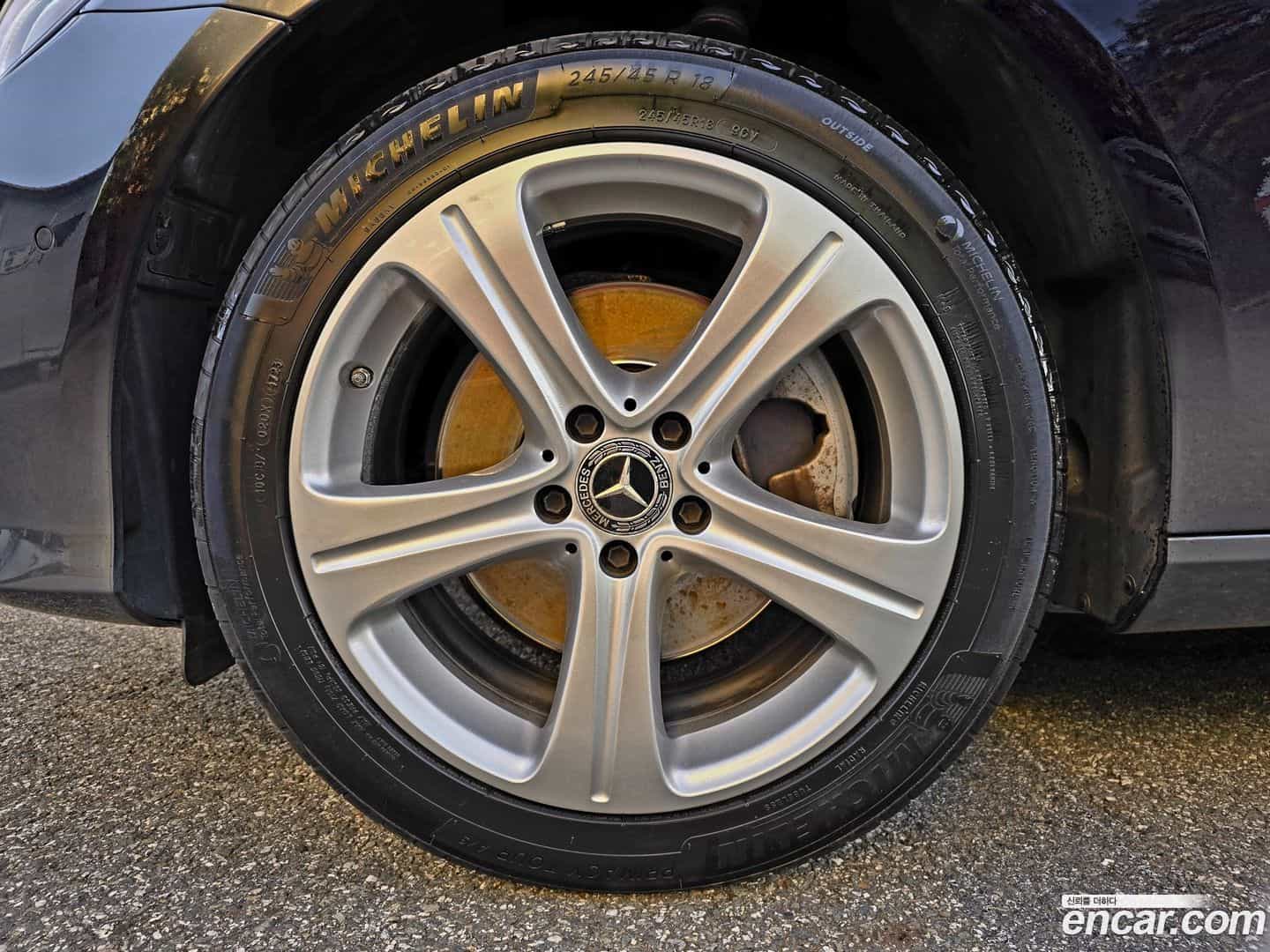 E-Class Mercedes-Benz 2018.6-OPTION-024