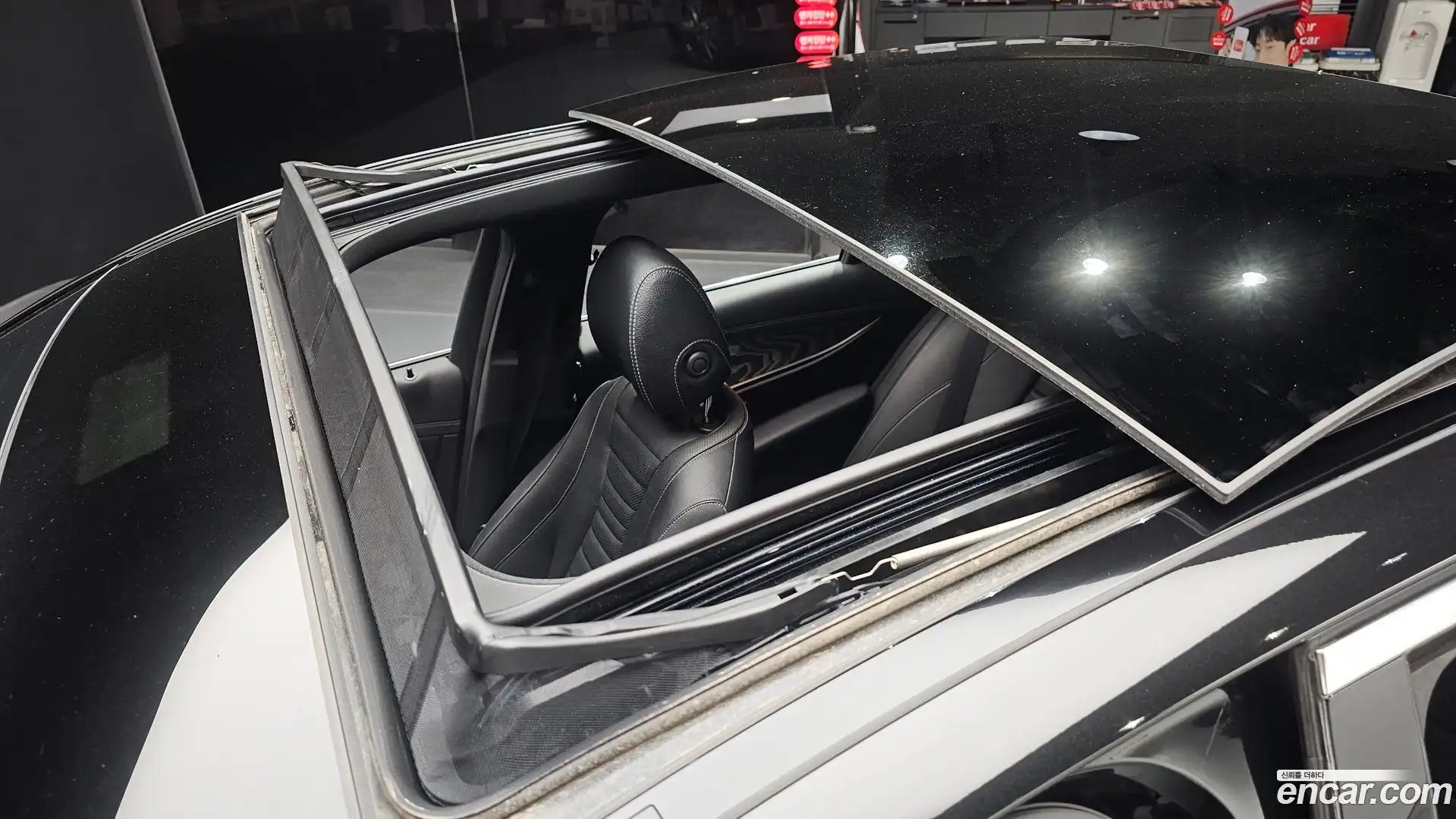 E-Class Mercedes-Benz 2022.5-OPTION-023