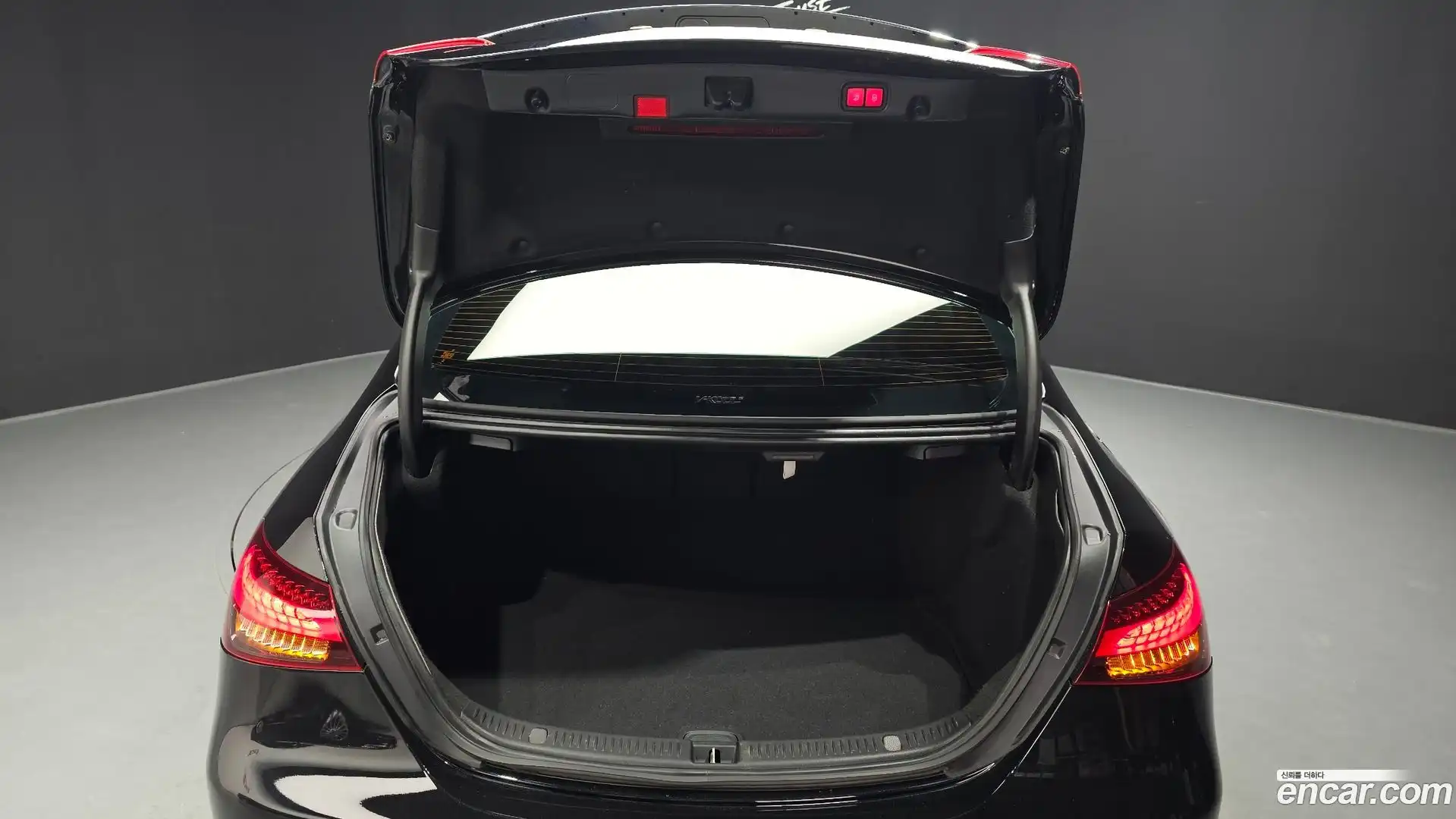 E-Class Mercedes-Benz 2022.5-OPTION-024