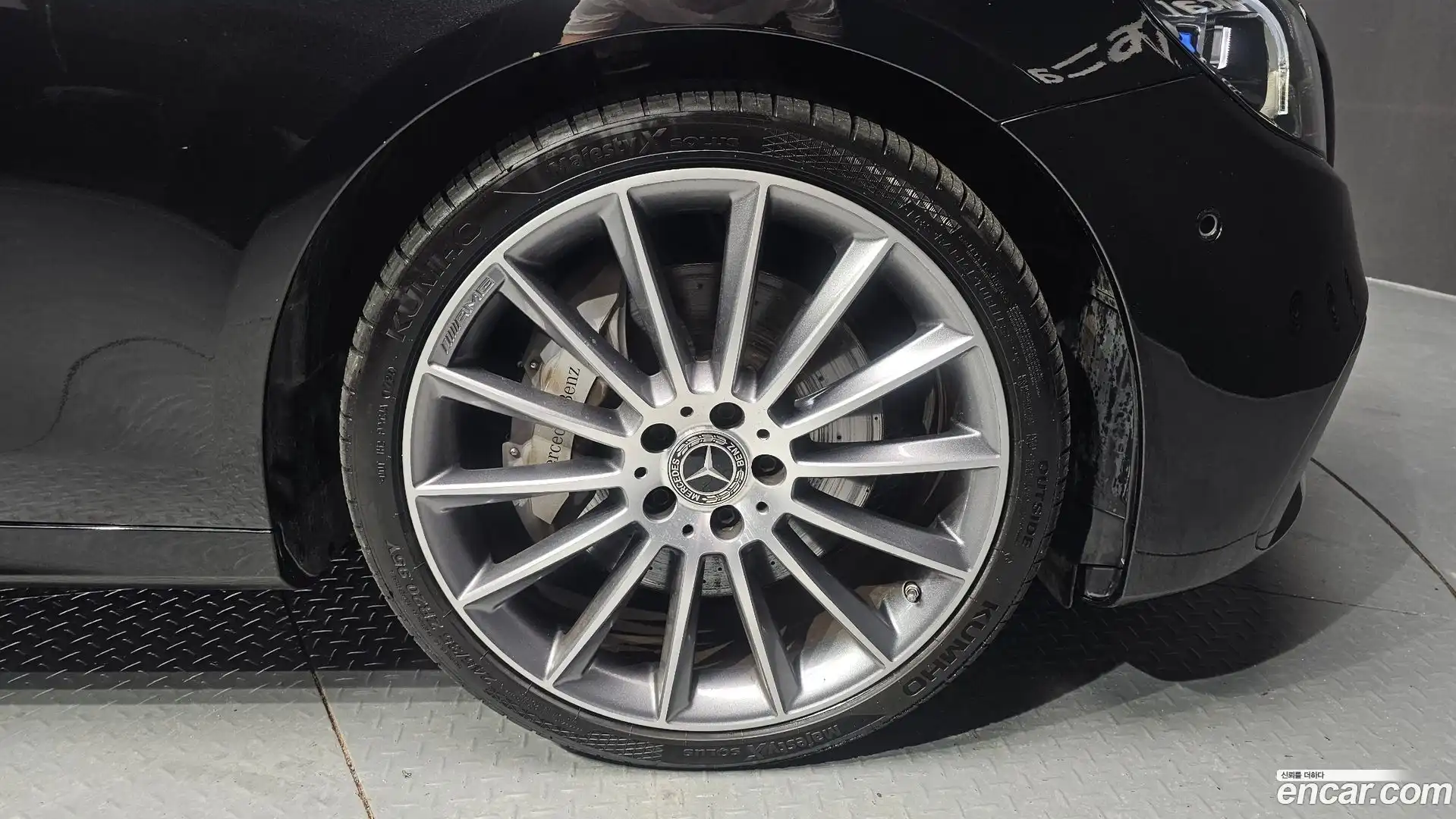 E-Class Mercedes-Benz 2022.5-OUTER-031
