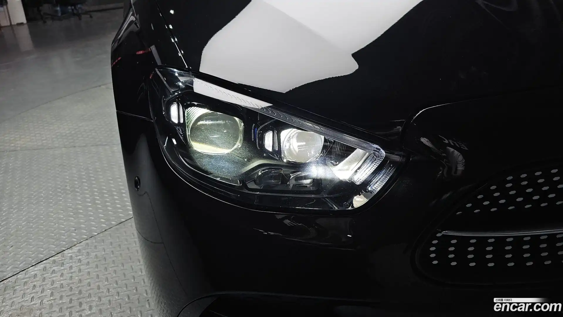 E-Class Mercedes-Benz 2022.5-OUTER-032