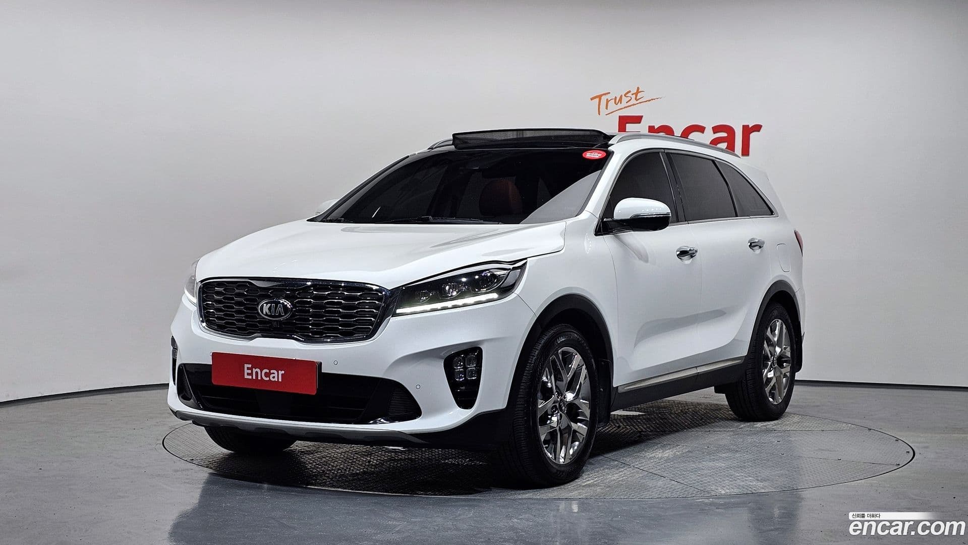 Main__Slider__Photo:Sorento Kia 2019.4-0