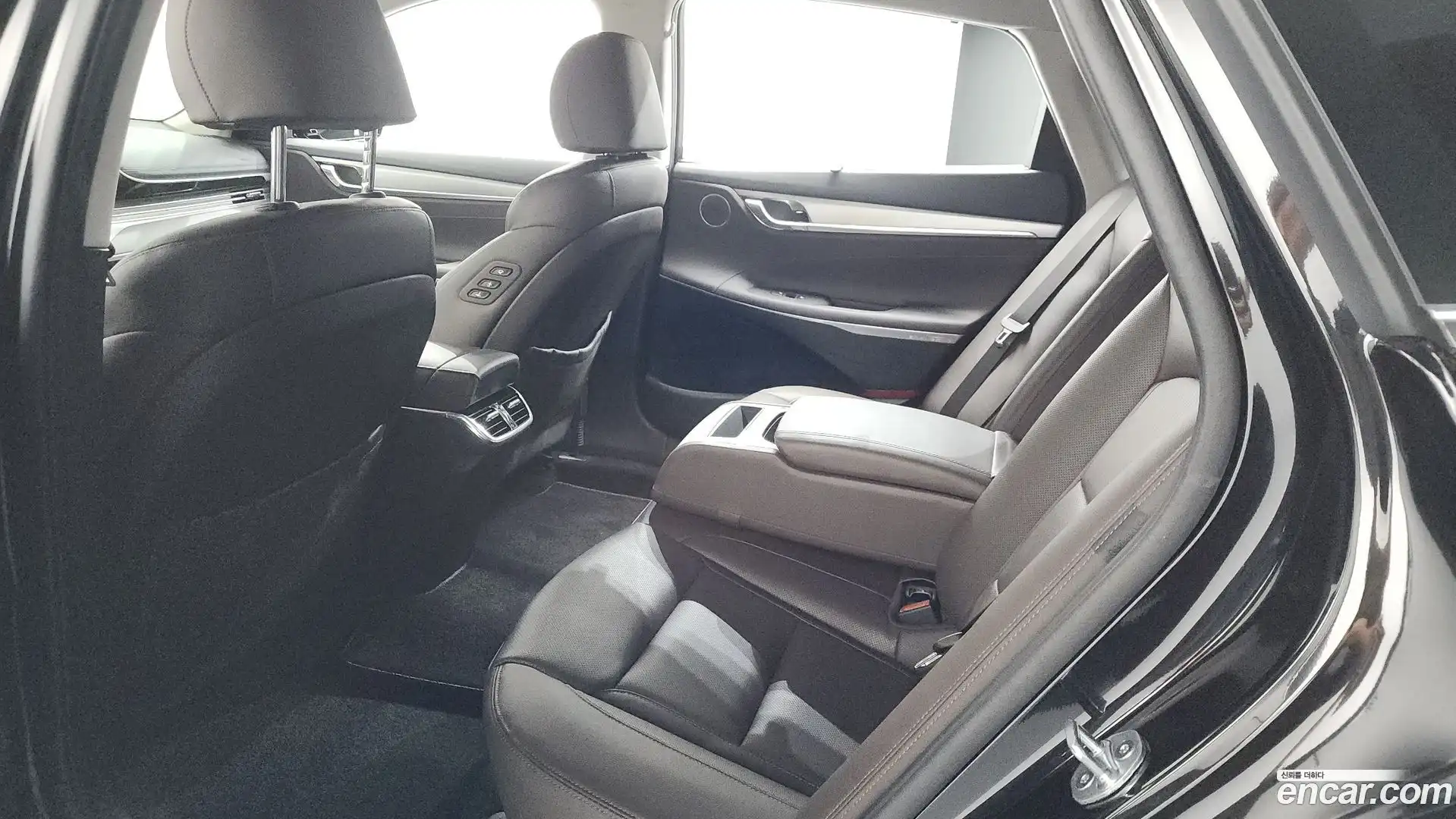 Grandeur Hyundai 2020.1-OPTION-023