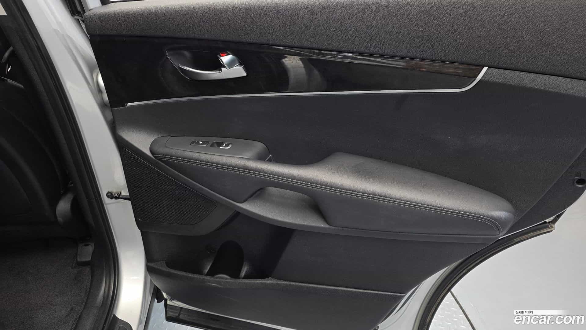 Sorento Kia 2015.7-INNER-035