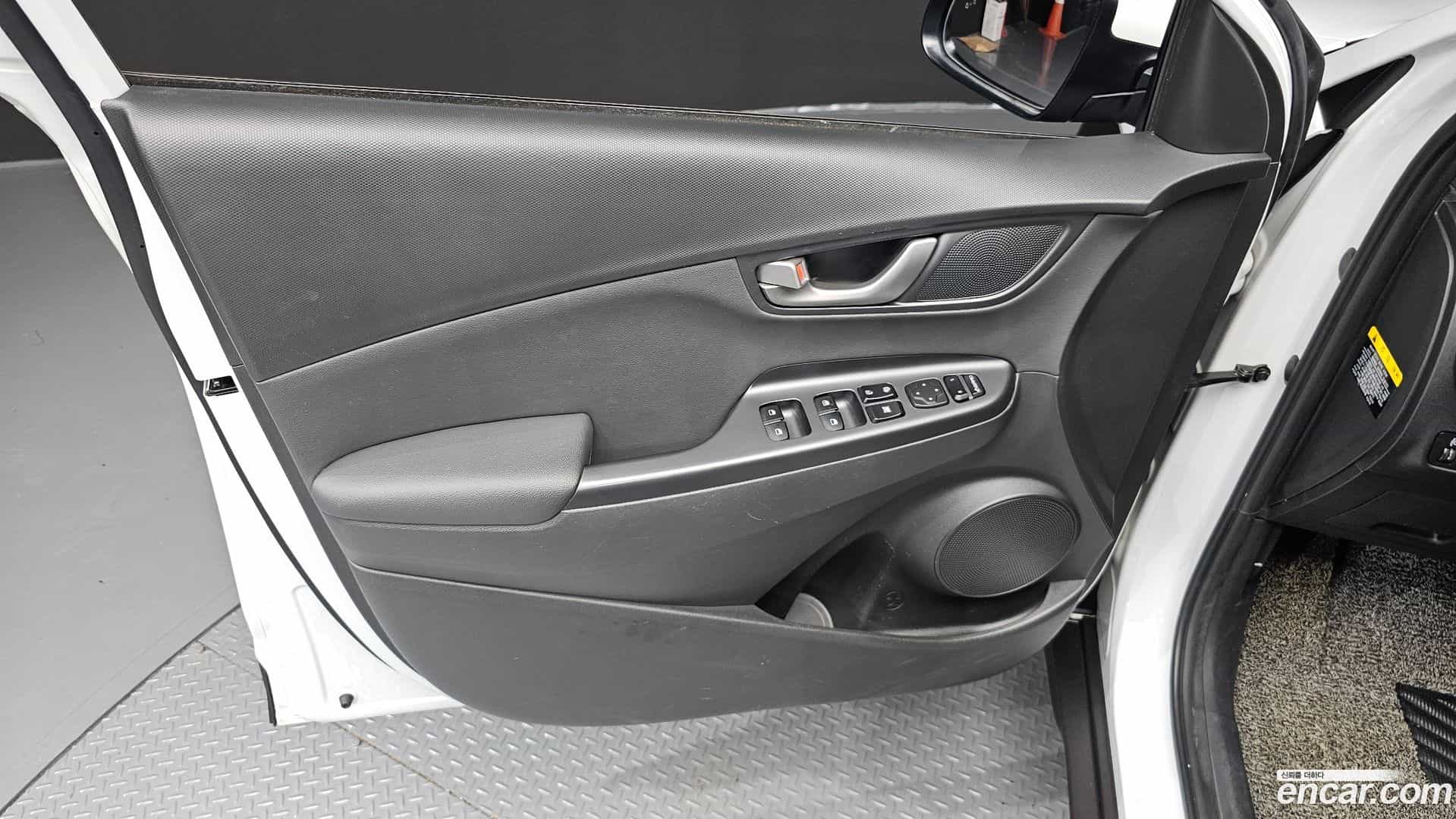 Kona Hyundai 2018.8-INNER-034