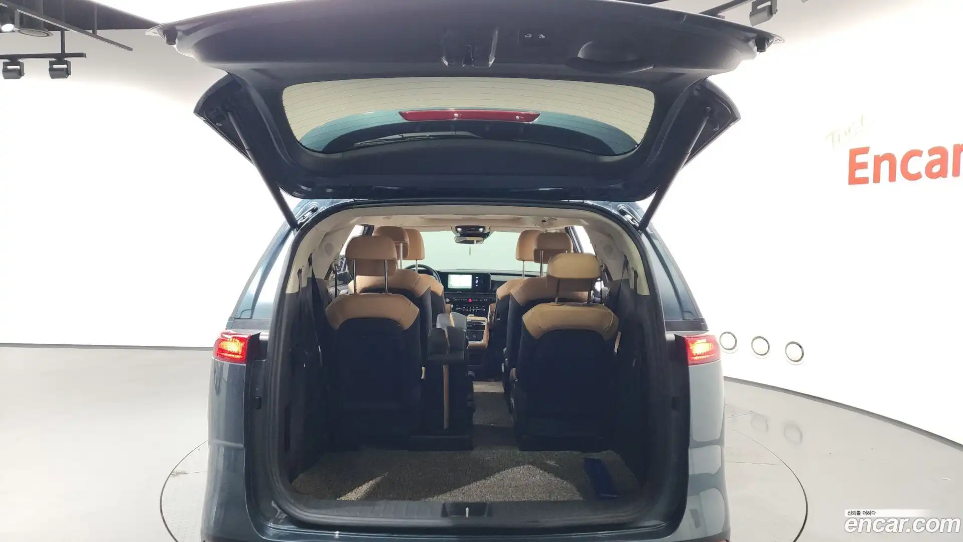 Canival Kia 2023.4-OPTION-024