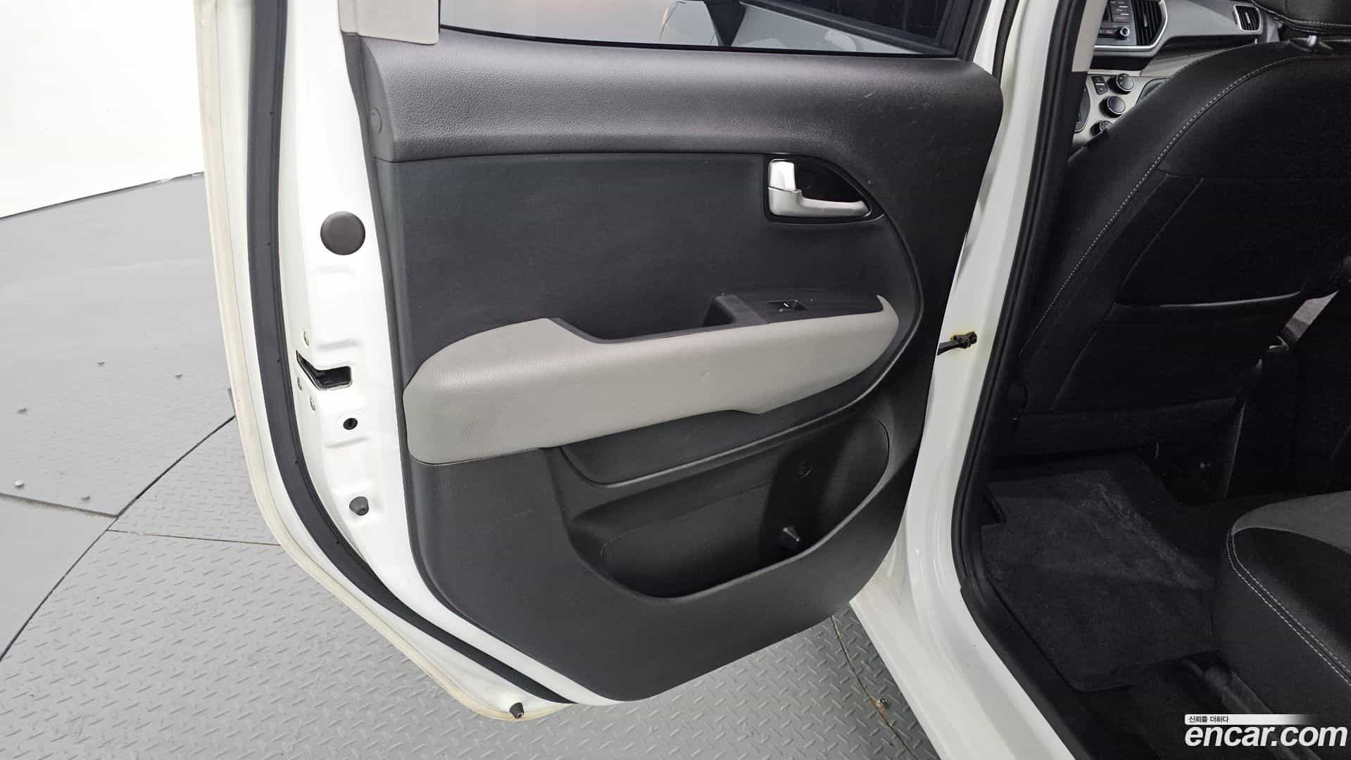 RAY Kia 2021.4-INNER-035