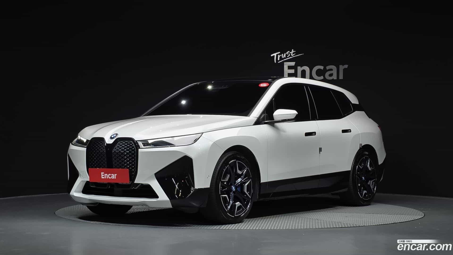 iX BMW 2023.2-OUTER-001