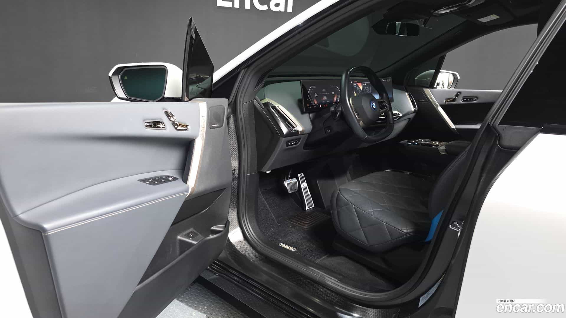iX BMW 2023.2-INNER-010