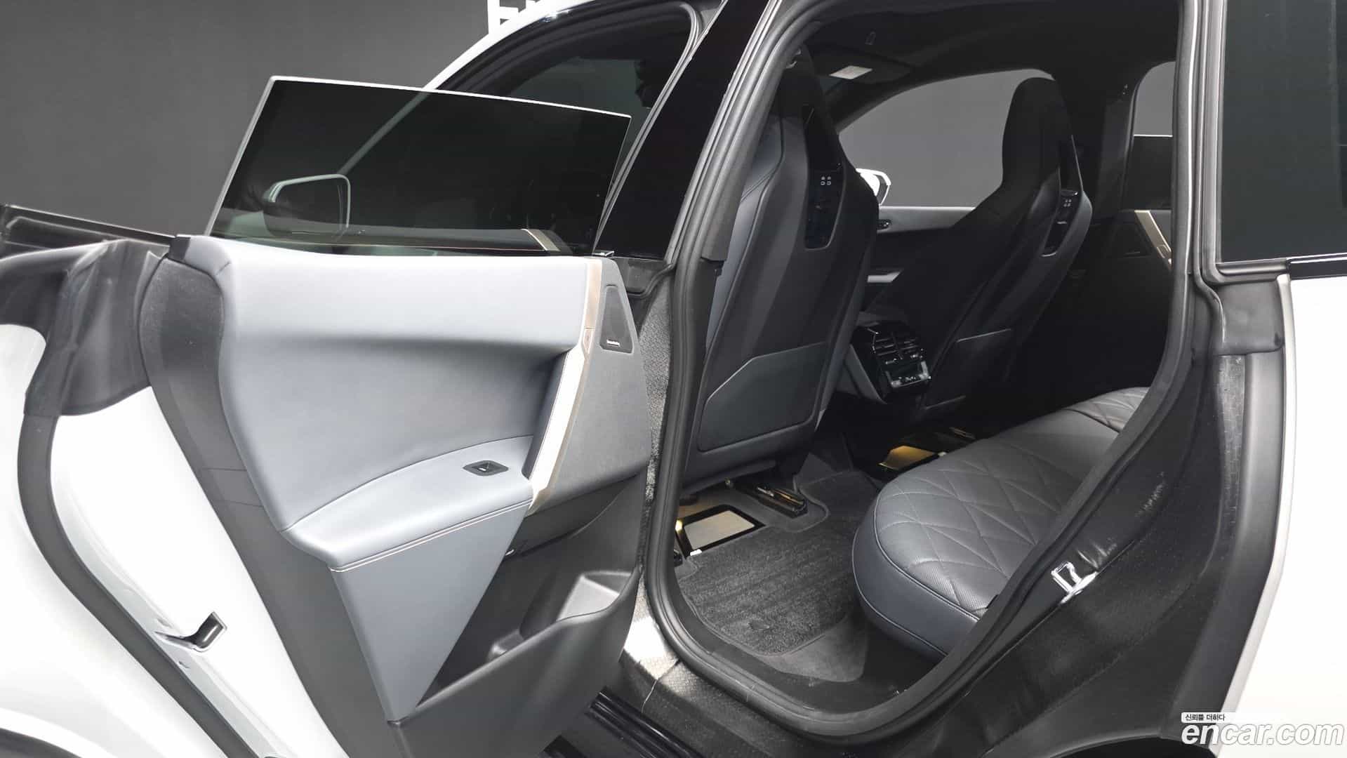 iX BMW 2023.2-INNER-036