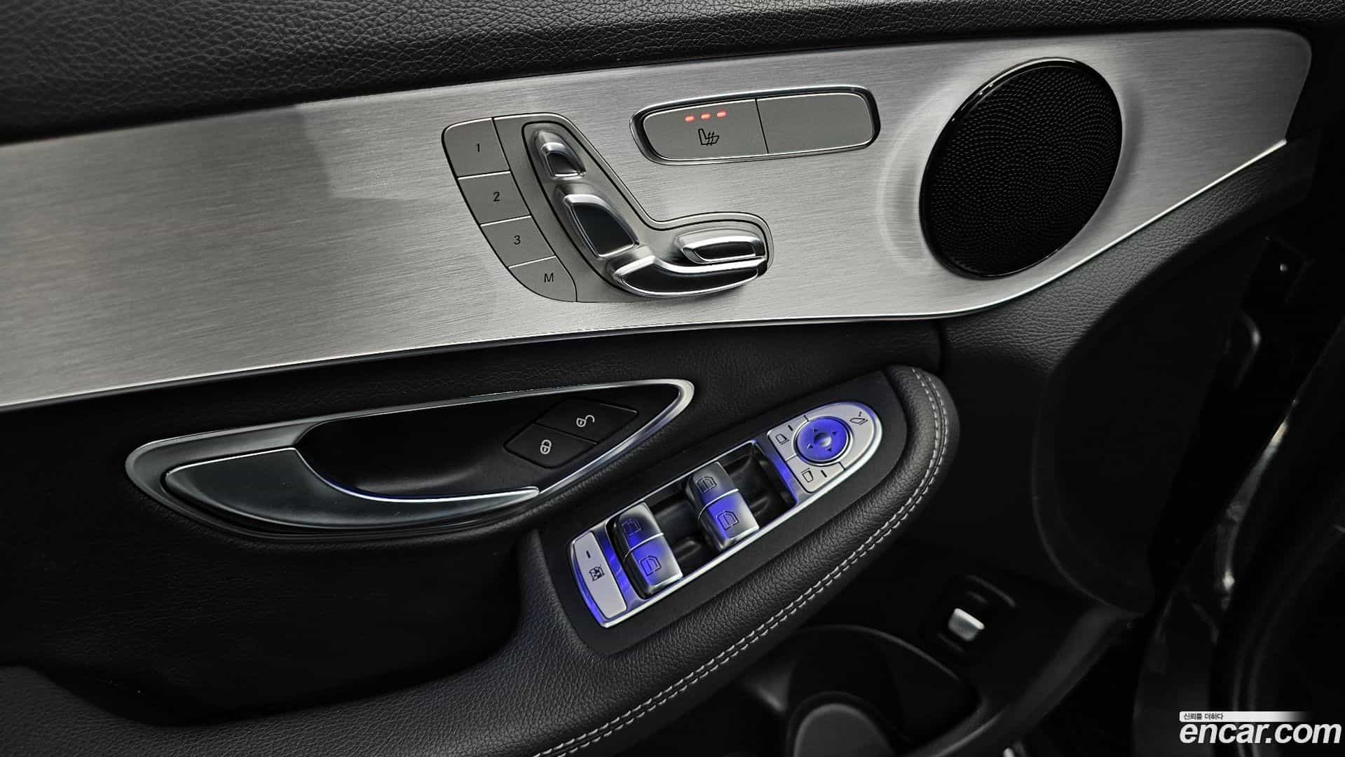 C-Class Mercedes-Benz 2020.11-OPTION-041