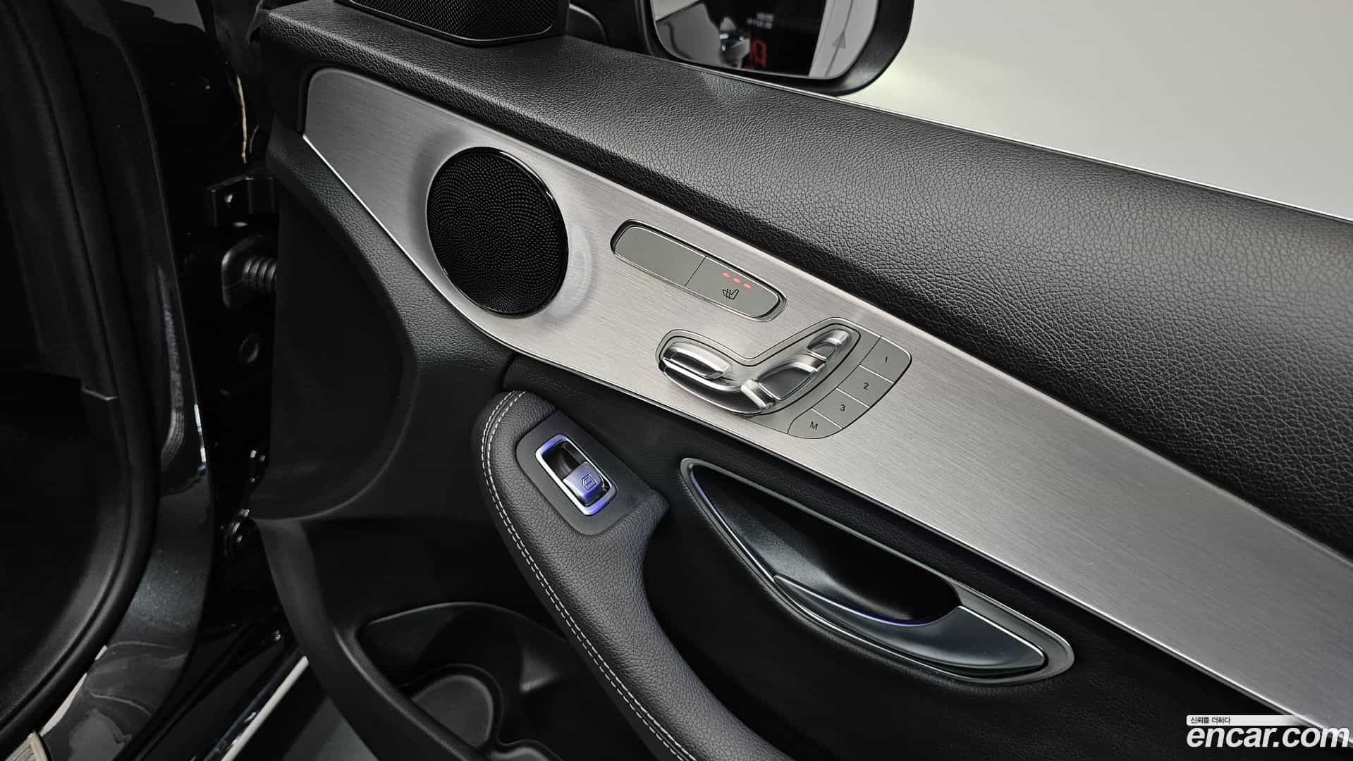 C-Class Mercedes-Benz 2020.11-OPTION-045