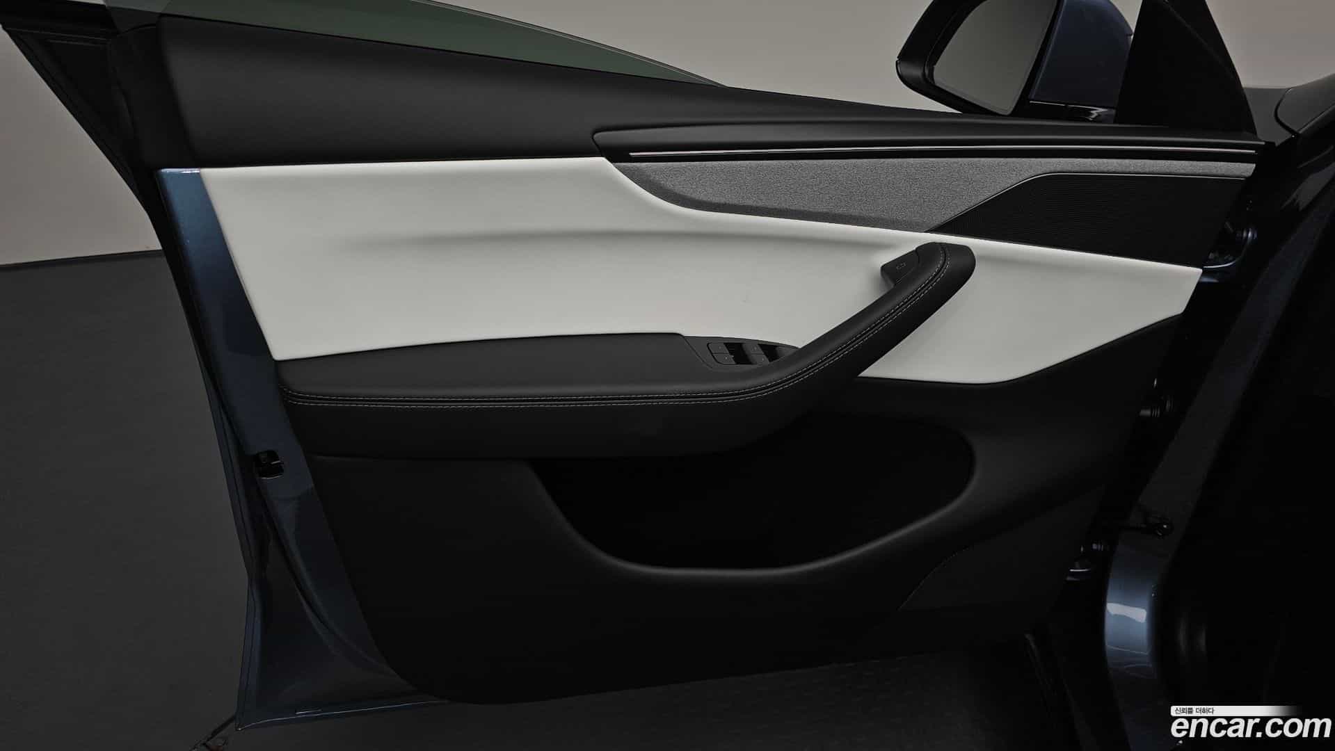 Model Y Tesla 2026.2-INNER-034