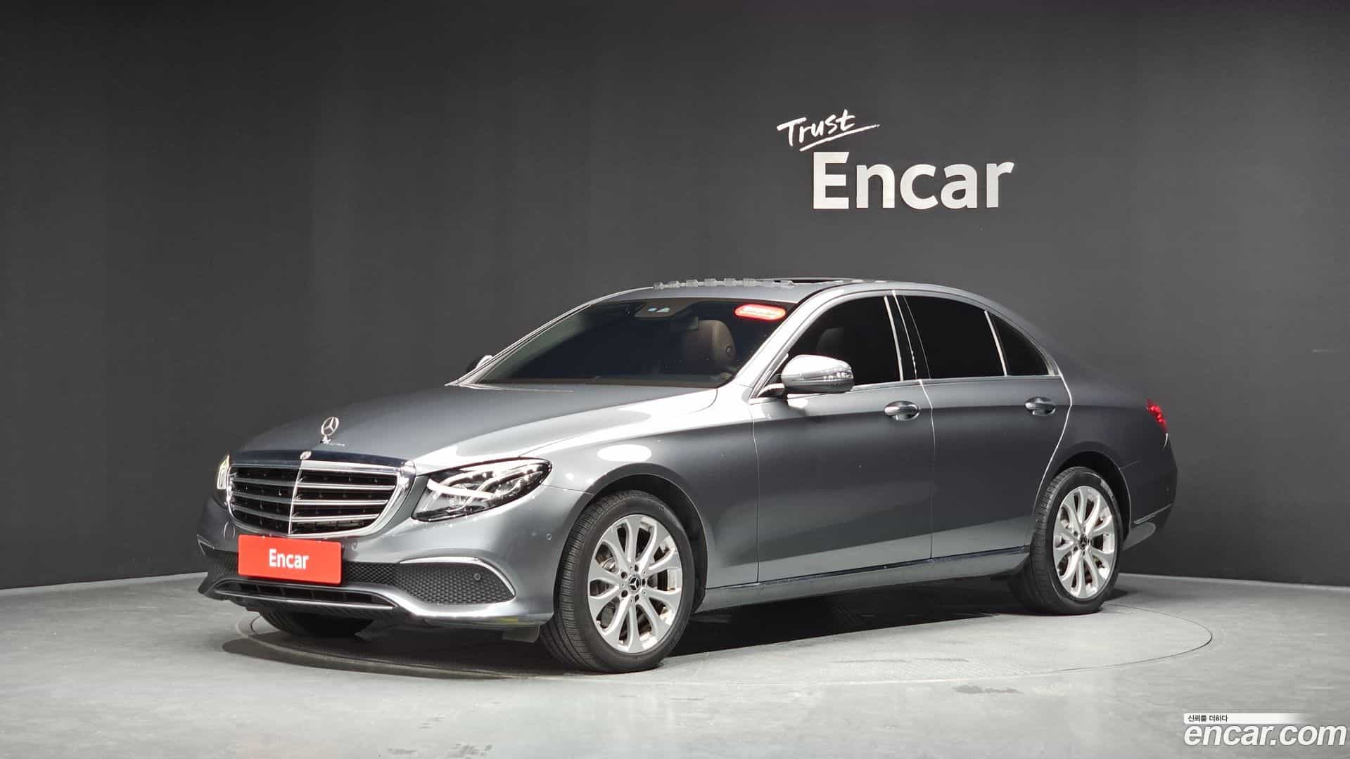 E-Class Mercedes-Benz 2019.7-THUMBNAIL-011