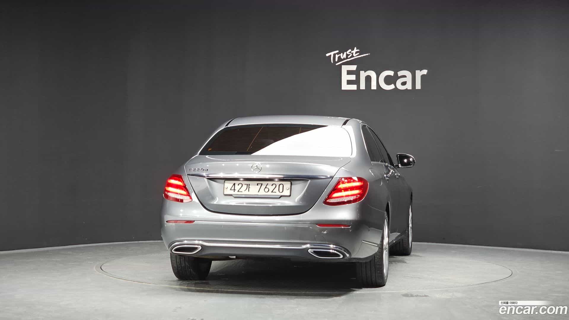 E-Class Mercedes-Benz 2019.7-OUTER-004