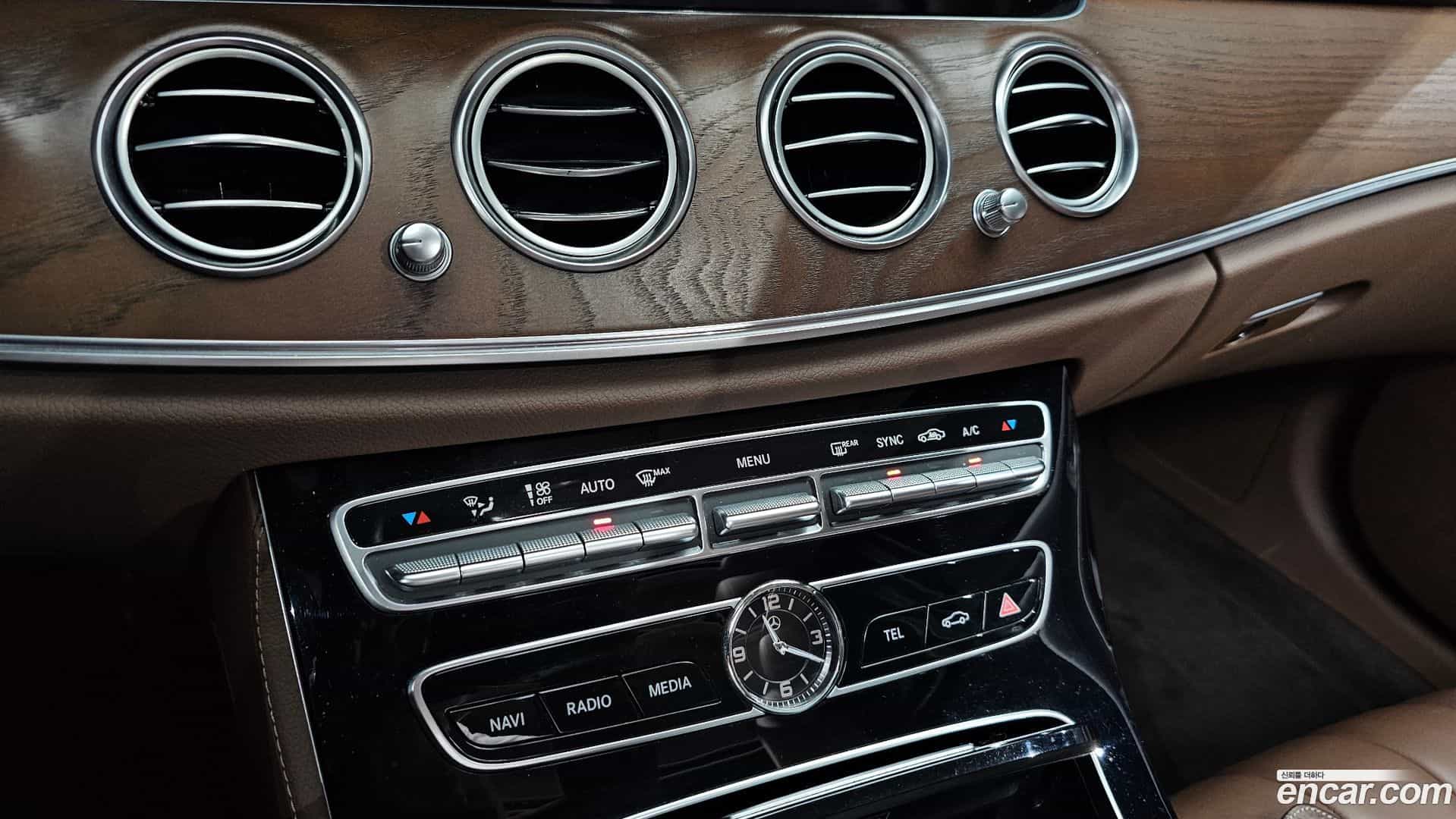 E-Class Mercedes-Benz 2019.7-OPTION-021