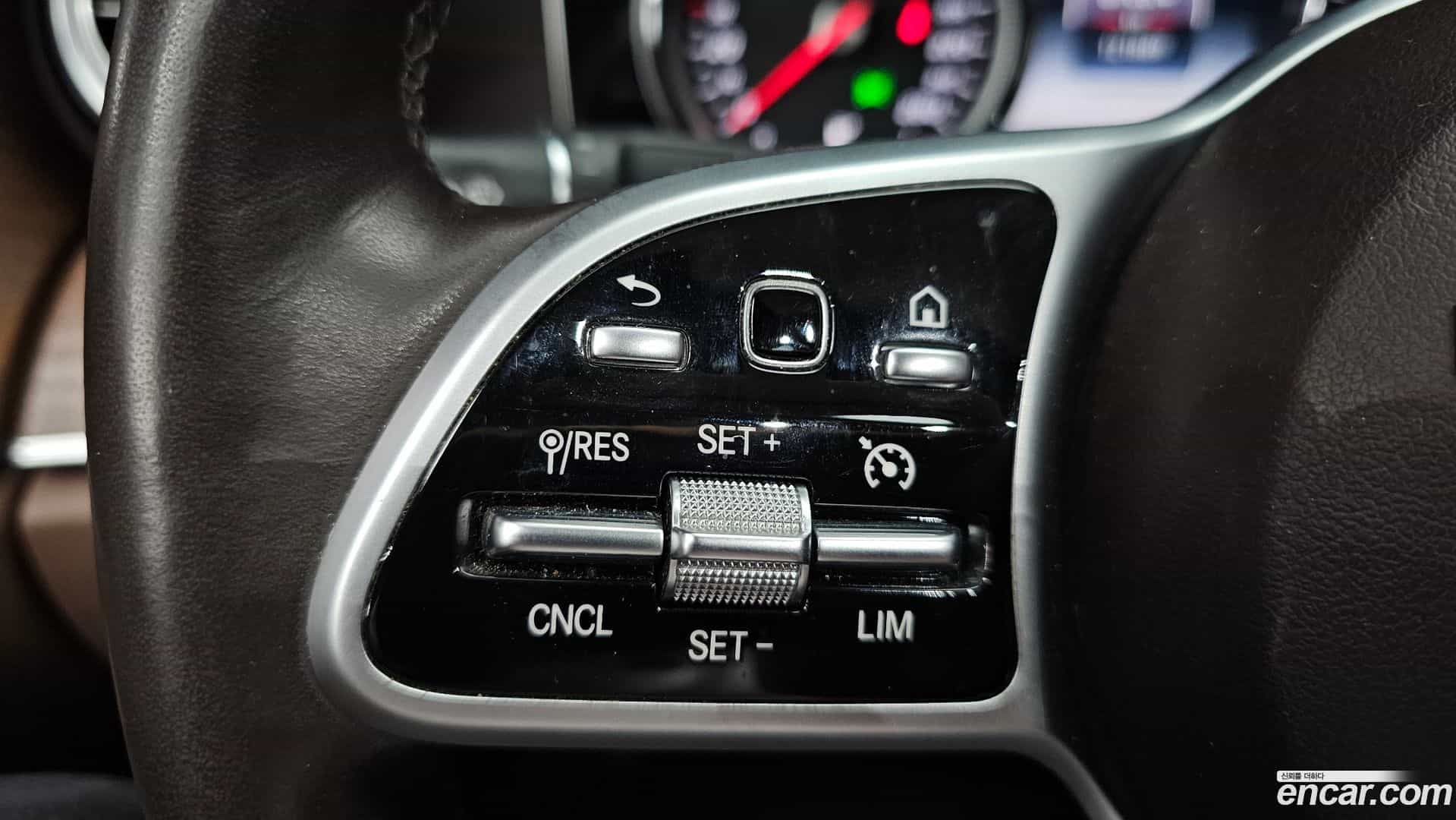 E-Class Mercedes-Benz 2019.7-OPTION-022