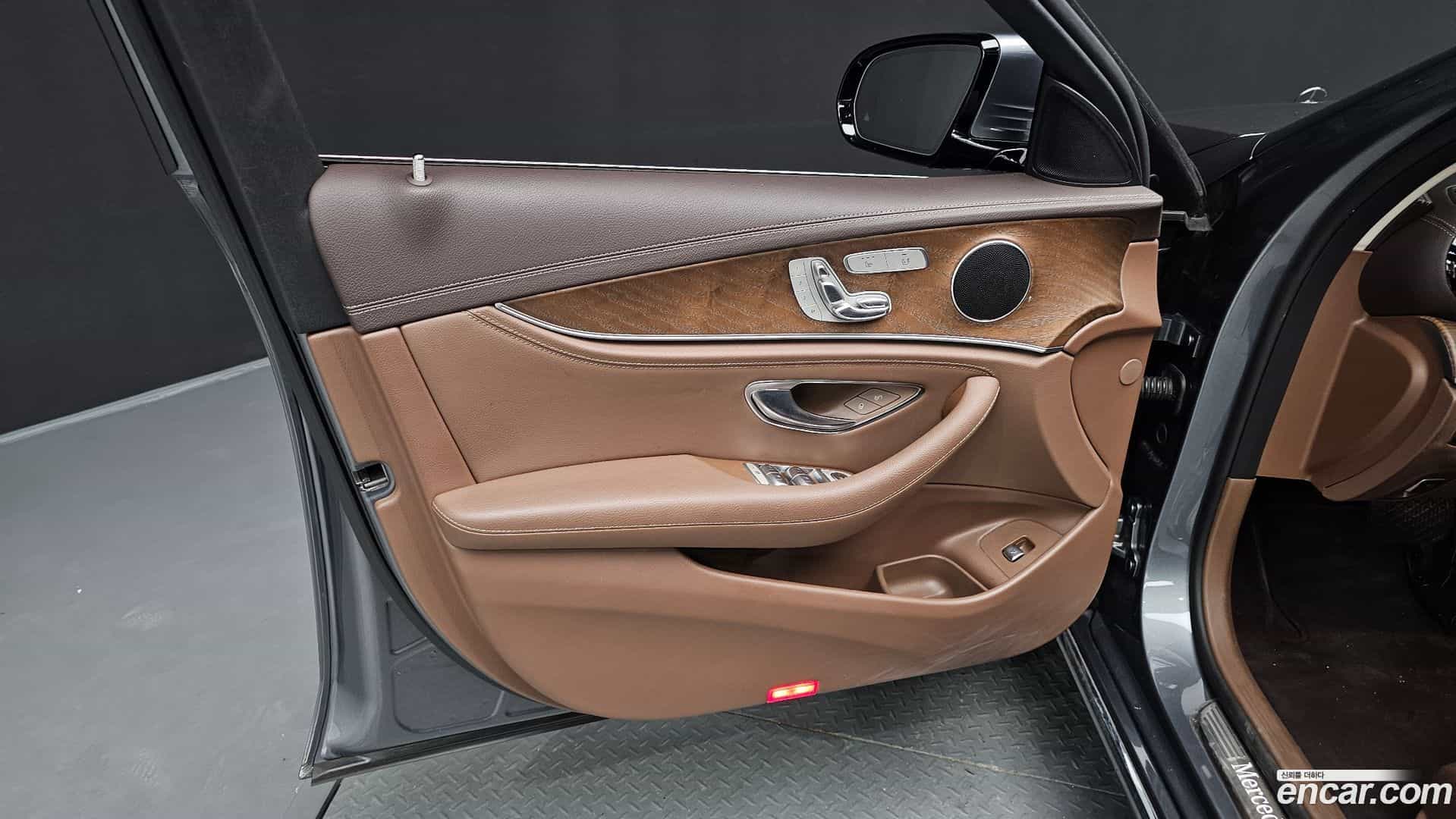 E-Class Mercedes-Benz 2019.7-INNER-034