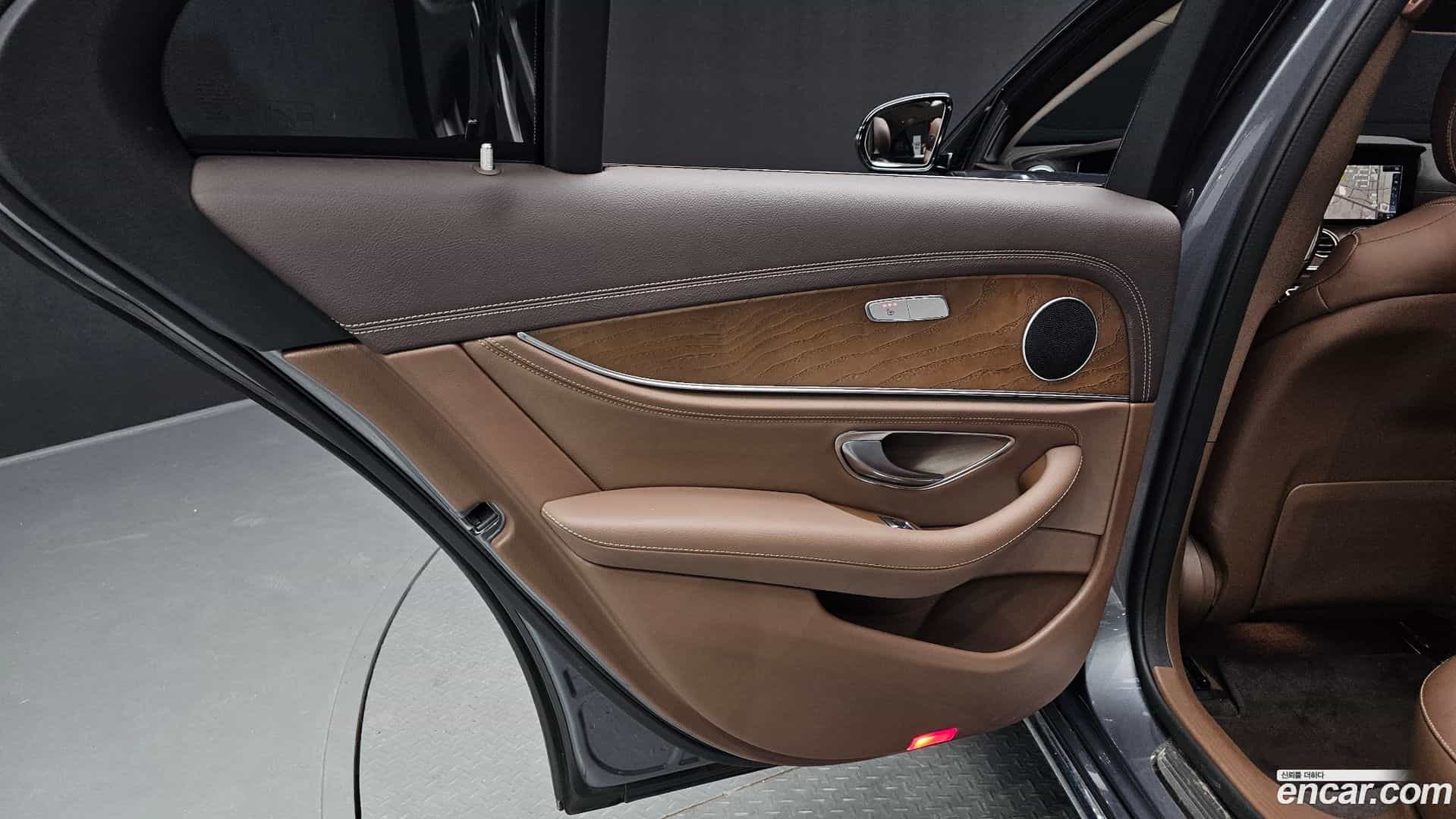 E-Class Mercedes-Benz 2019.7-INNER-035