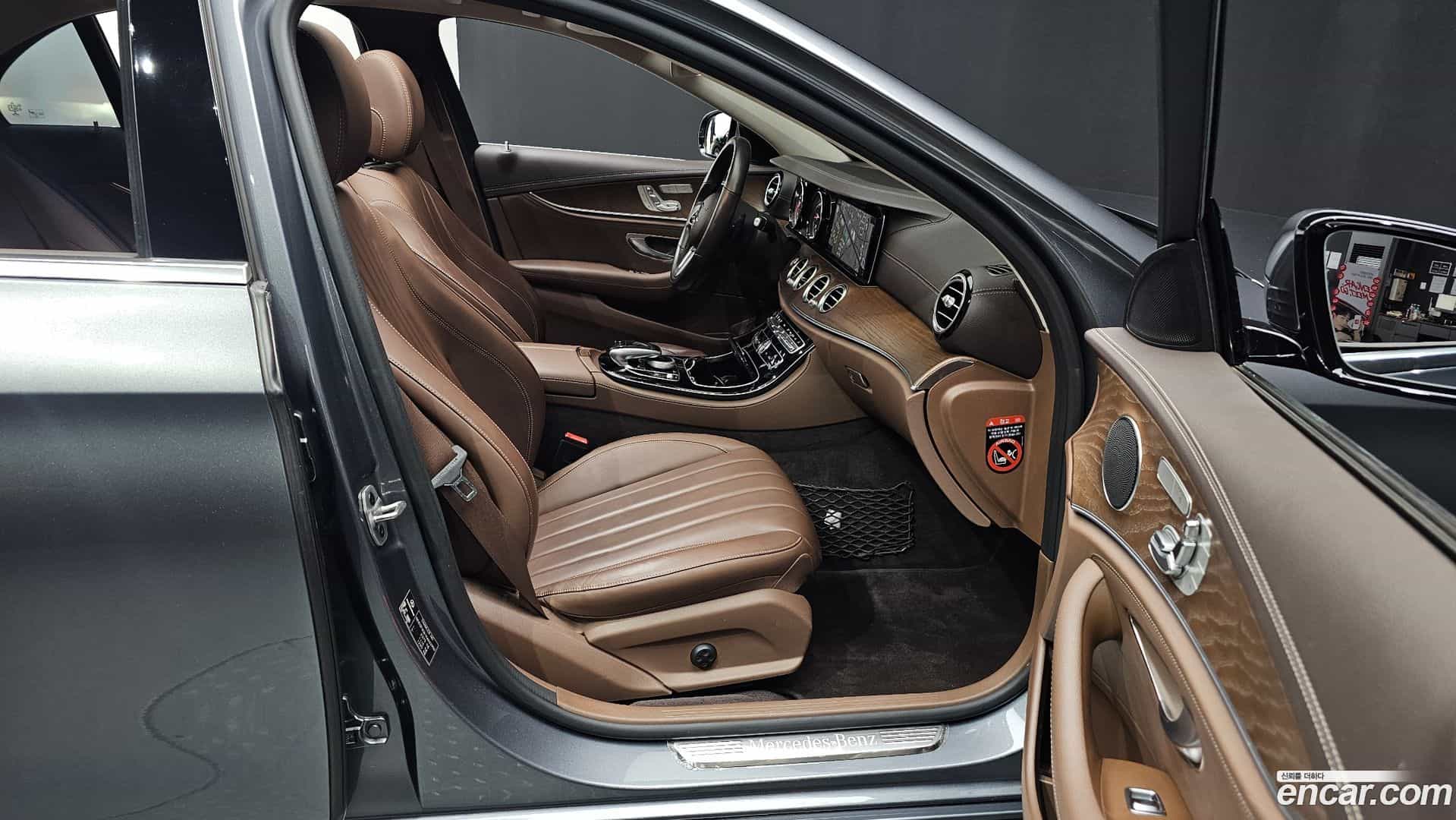 E-Class Mercedes-Benz 2019.7-INNER-036