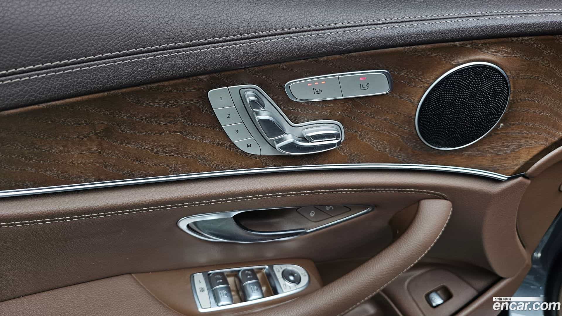E-Class Mercedes-Benz 2019.7-OPTION-041