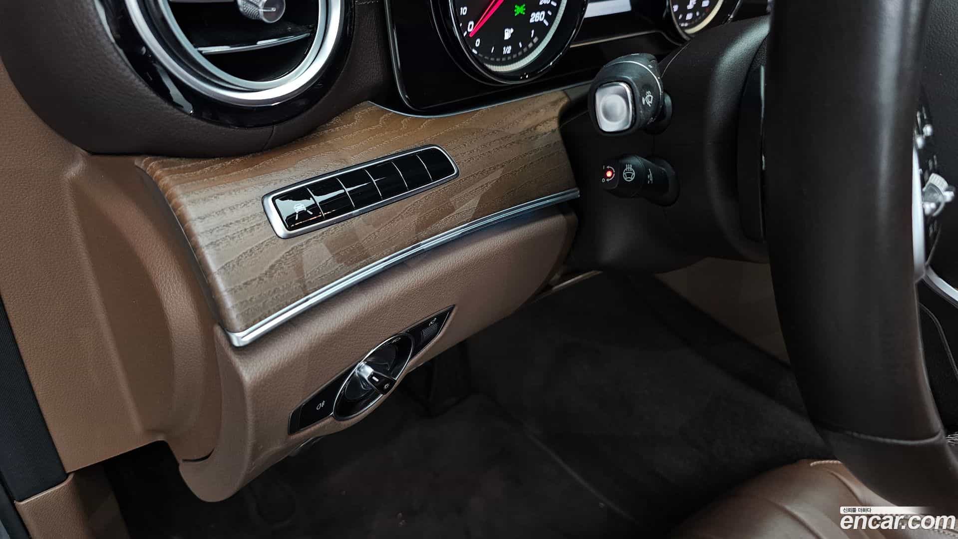 E-Class Mercedes-Benz 2019.7-OPTION-044