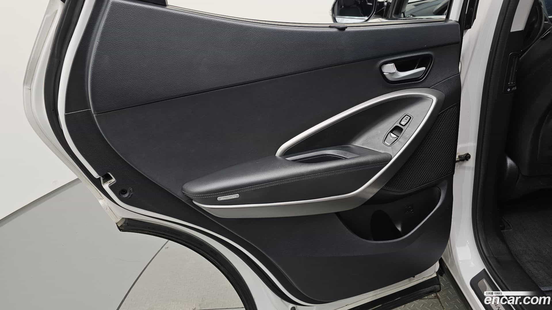 Santafe Hyundai 2015.3-INNER-035