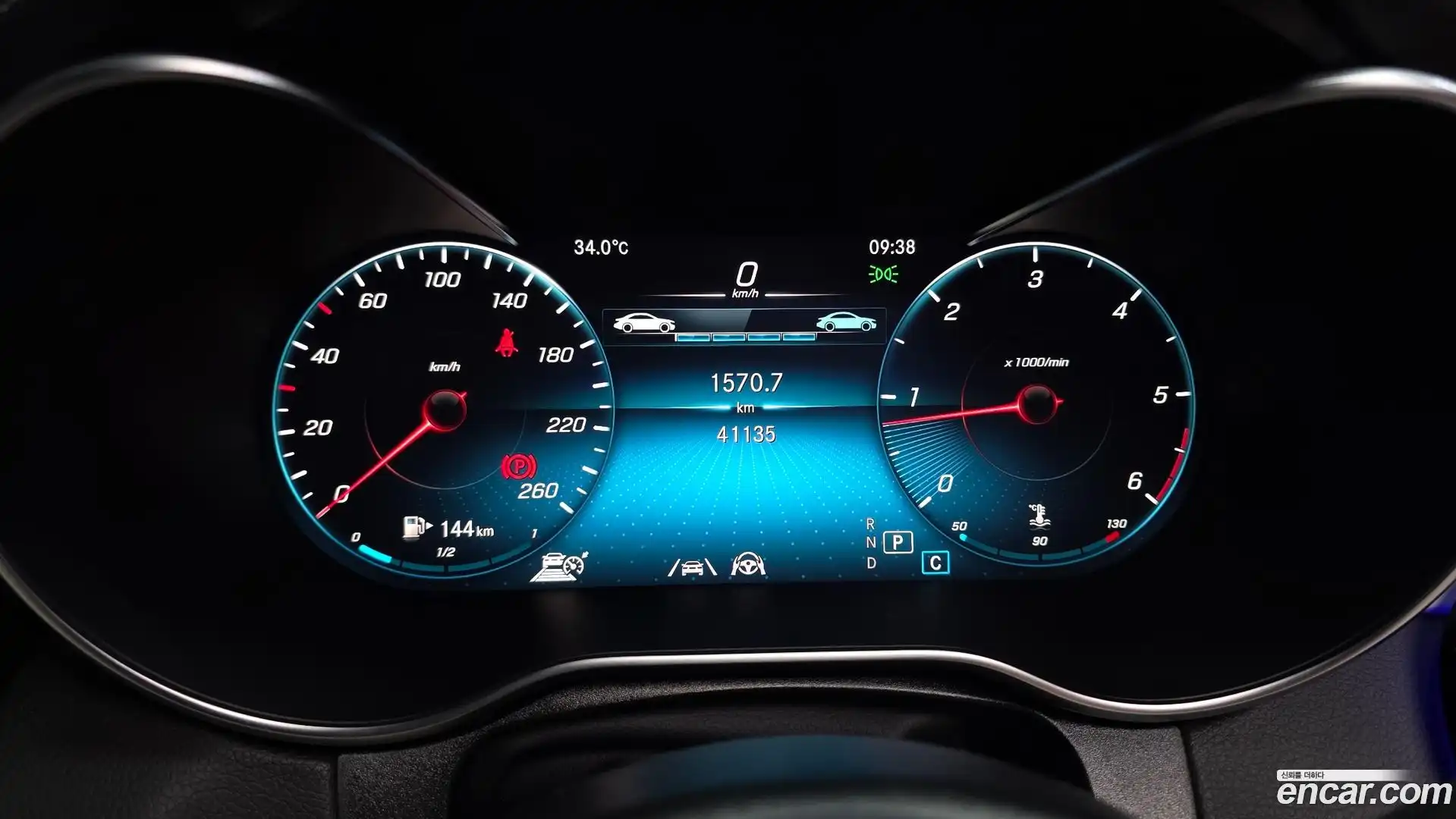 GLC-Class Mercedes-Benz 2022.6-INNER-008