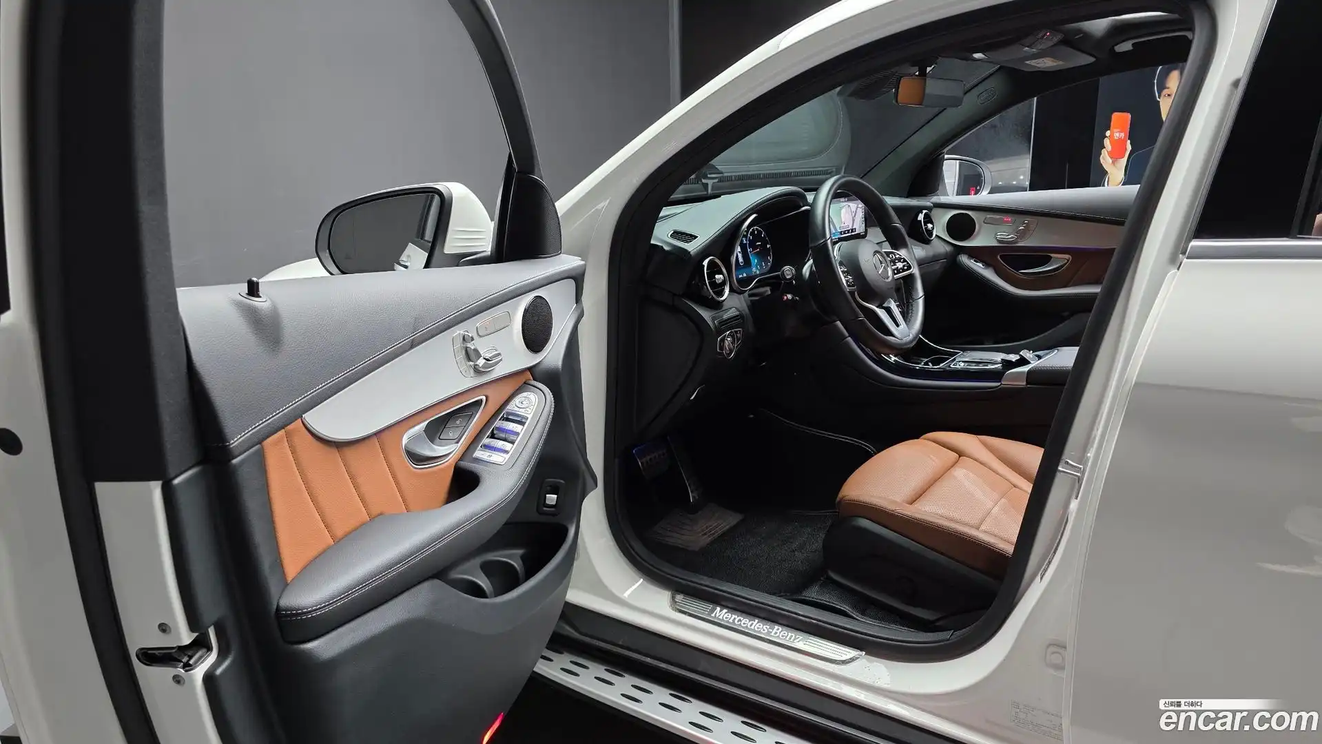 GLC-Class Mercedes-Benz 2022.6-INNER-010