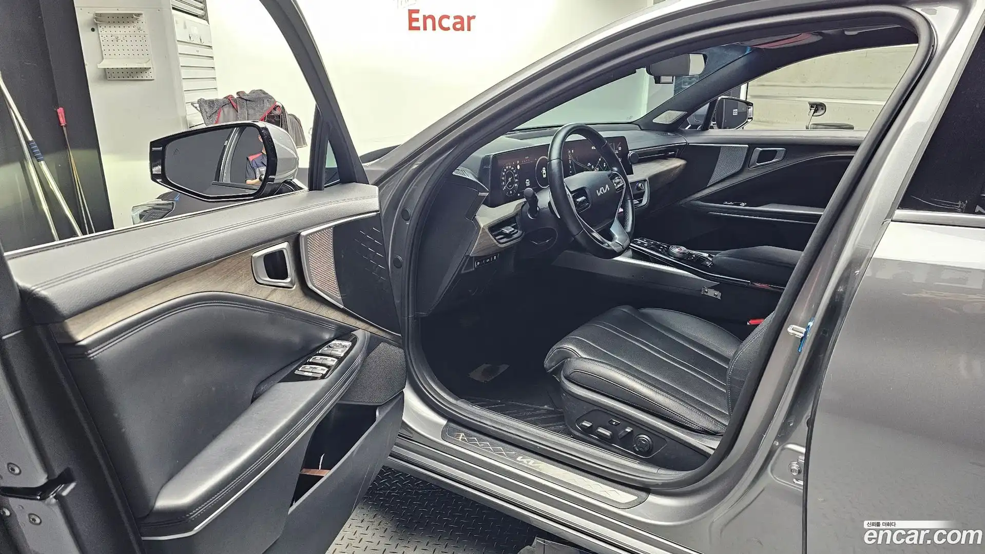 K8 Kia 2023.0-INNER-010
