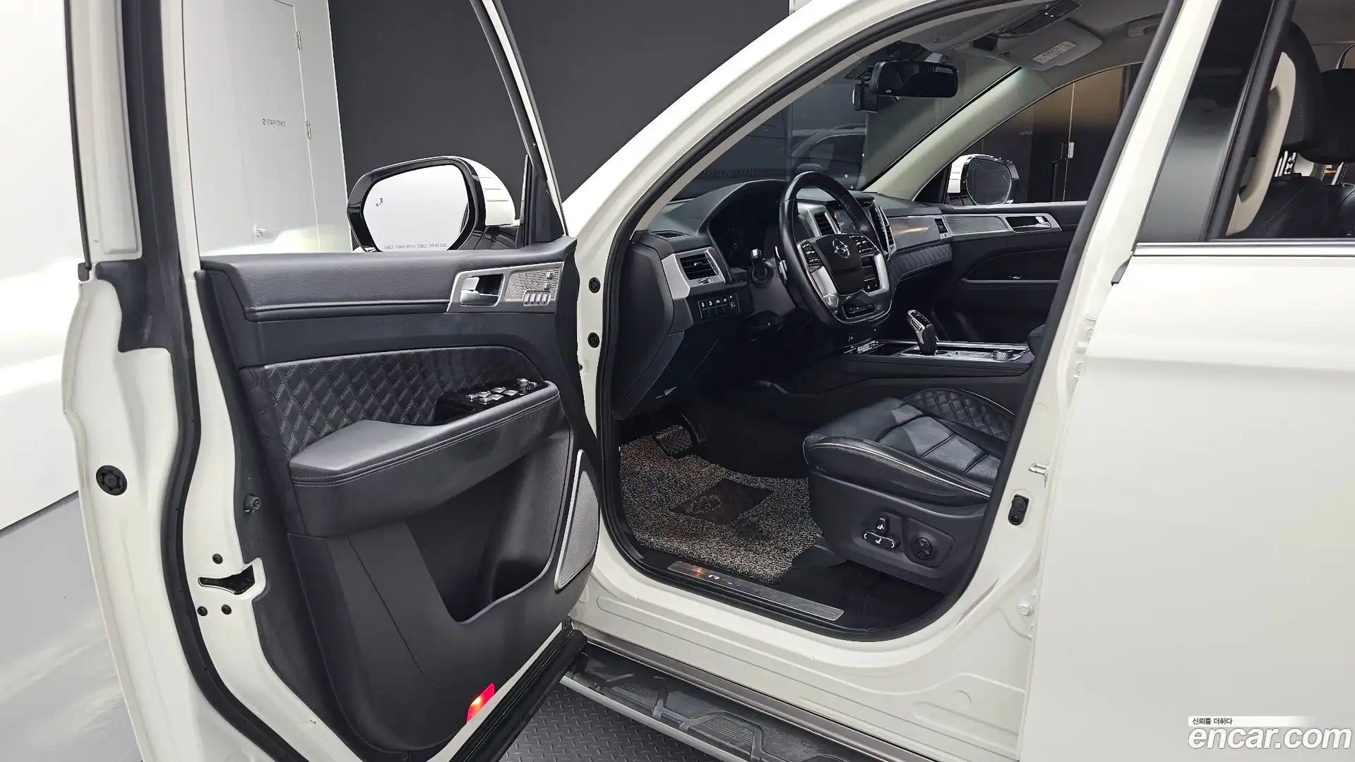 Rexton KG Mobility 2020.11-INNER-010